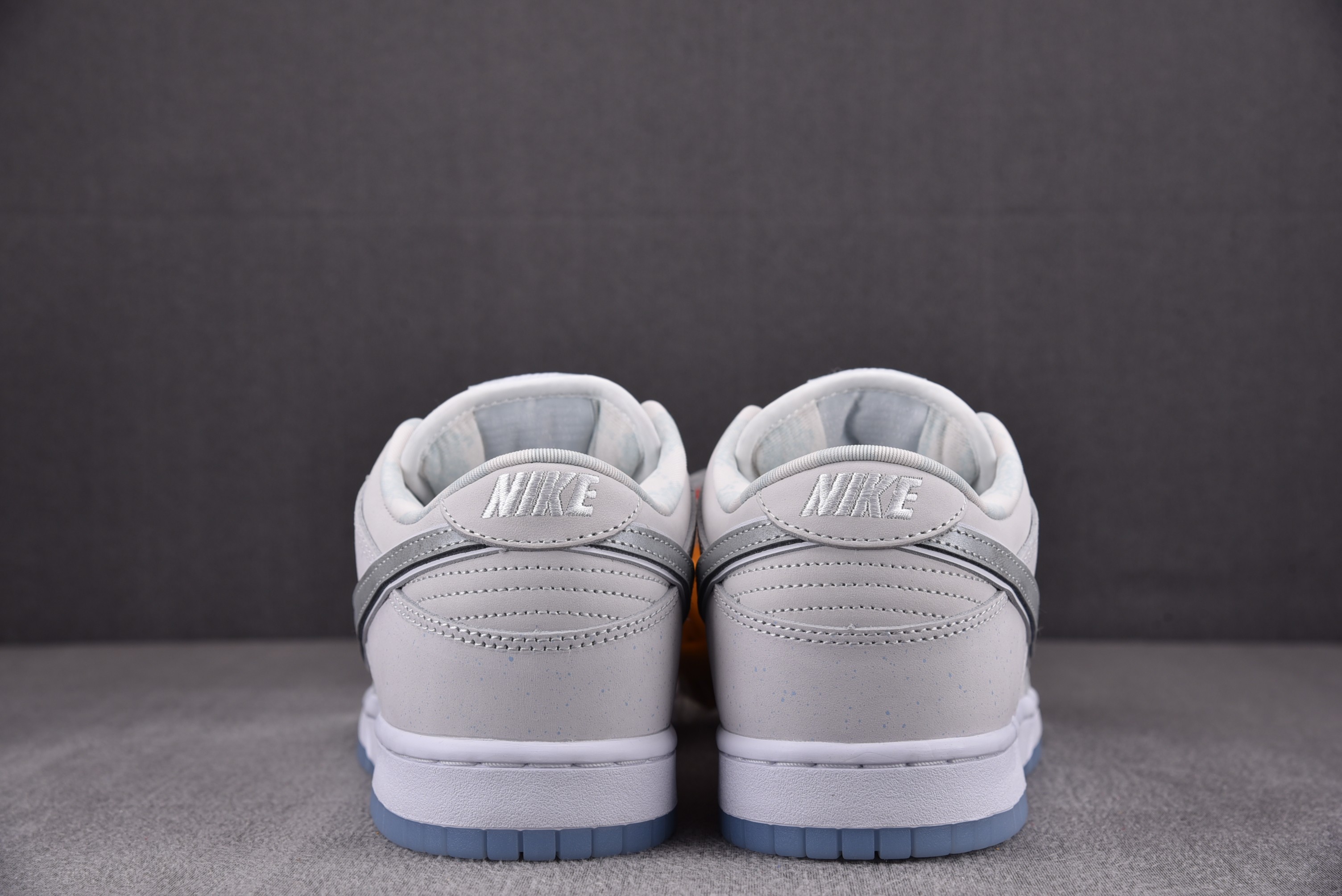 Nike SB Dunk Low White Lobster (Friends and Family)