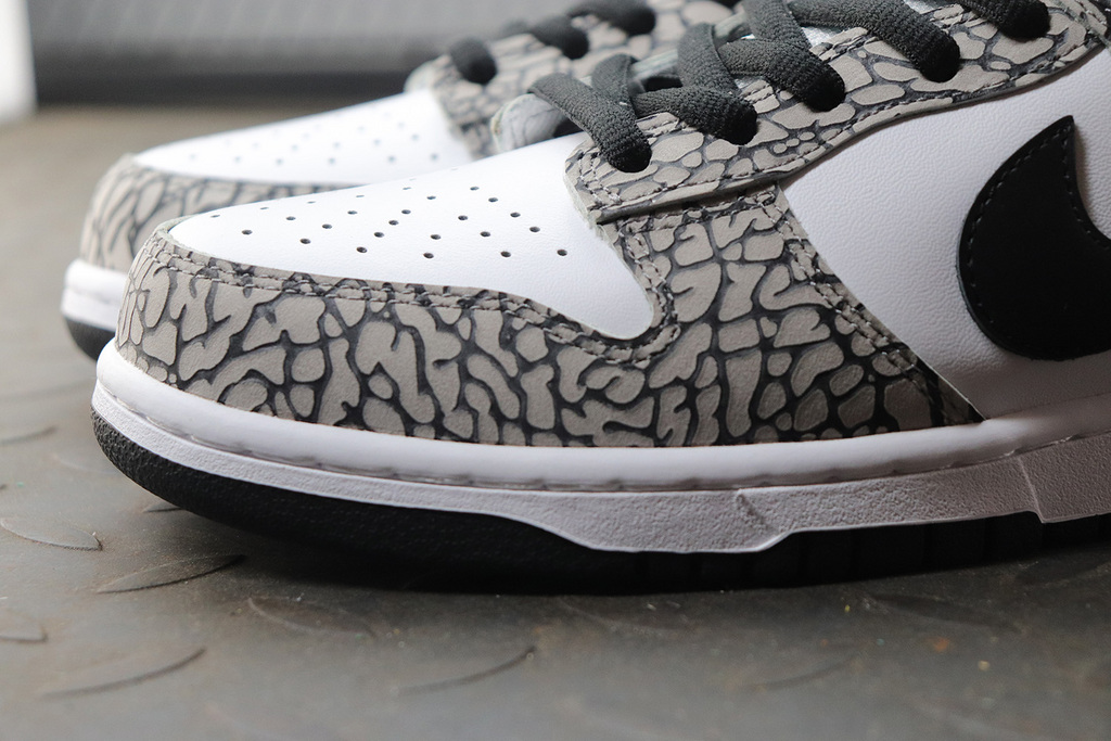 Nike SB Dunk Low Pro Supreme White Cement