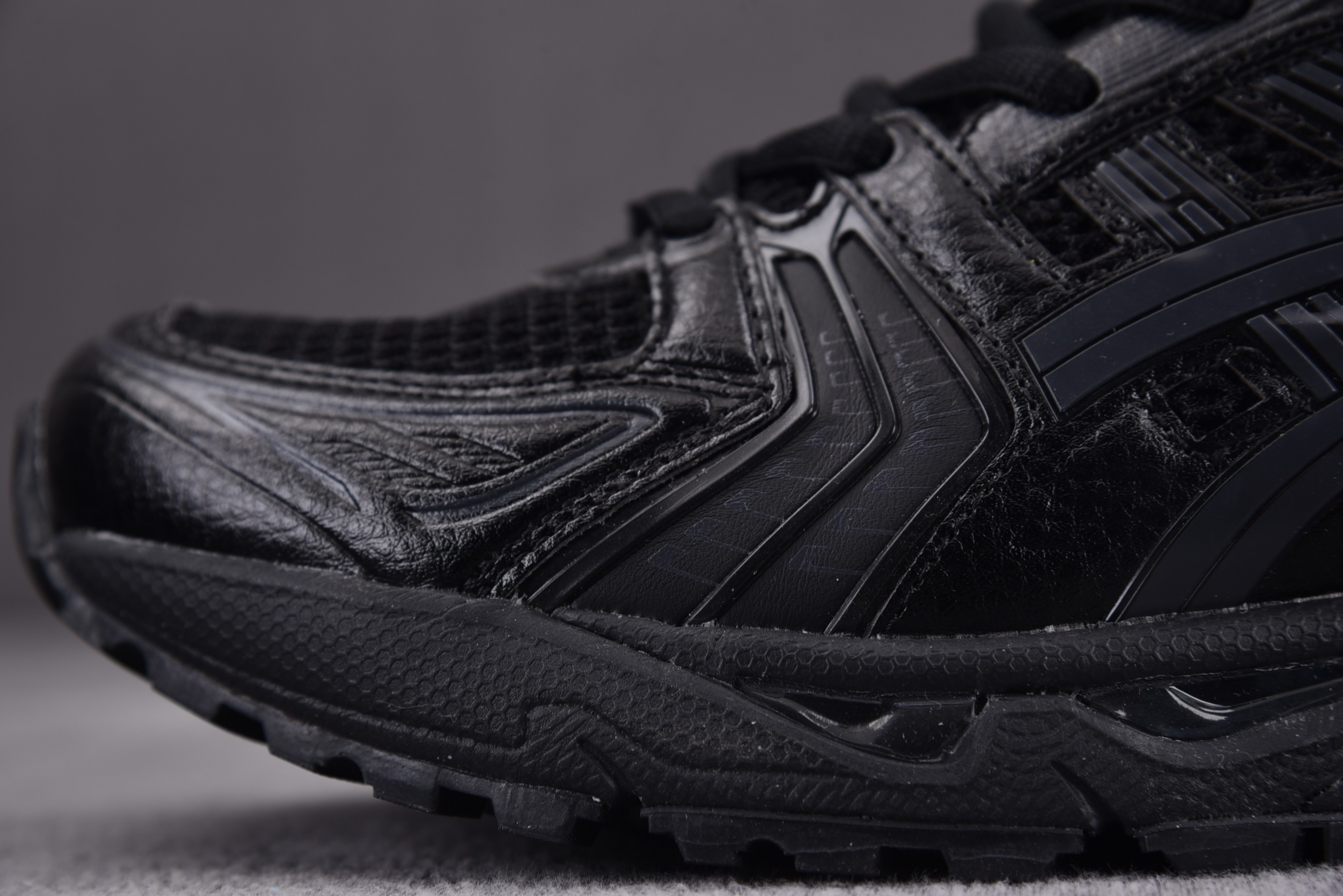 ASICS Gel-Kayano 14 Black Graphite Grey