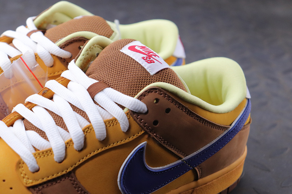 Nike SB Dunk Low Newcastle Brown Ale