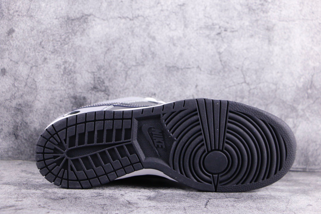 Nike SB Dunk Low Lunar Eclipse (East)