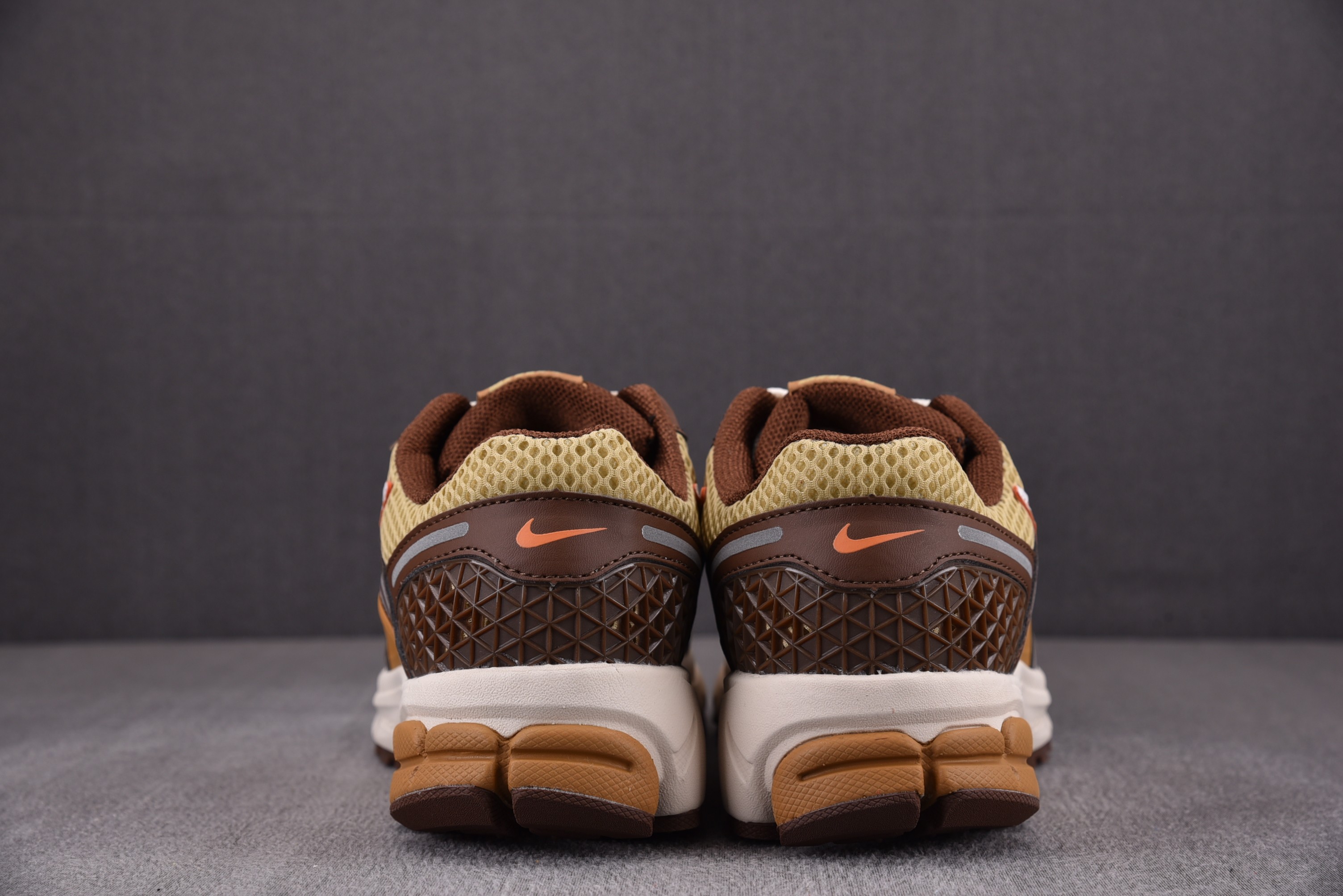 Nike Zoom Vomero 5 Wheat Grass Cacao Wow