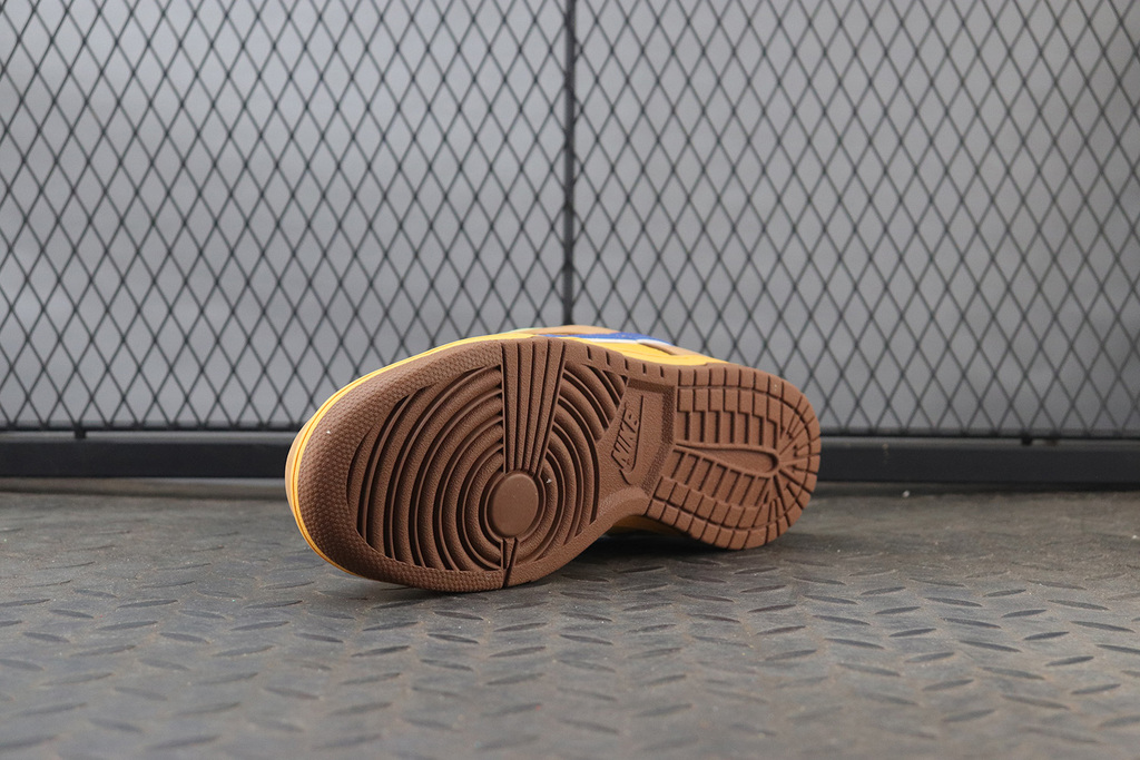 Nike SB Dunk Low Newcastle Brown Ale