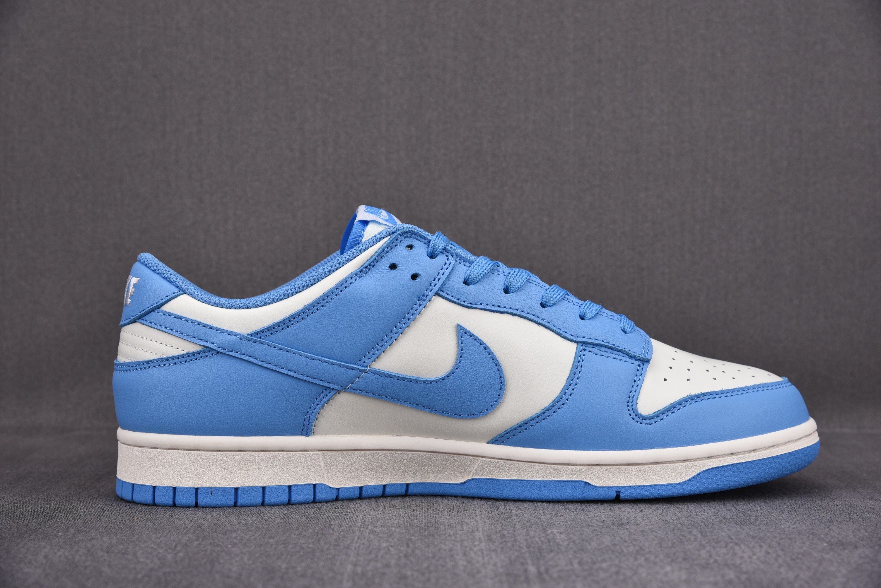 Nike Dunk Low UNC (2021)