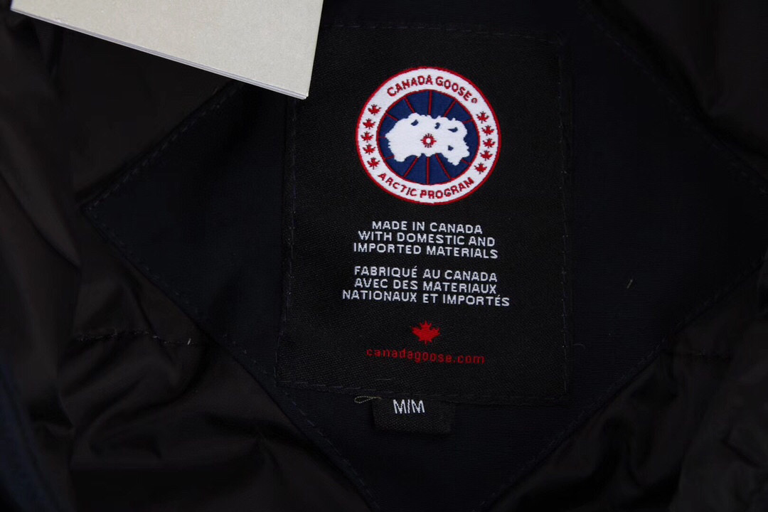 01 Canada Goose Chilliwack 7999M Navy