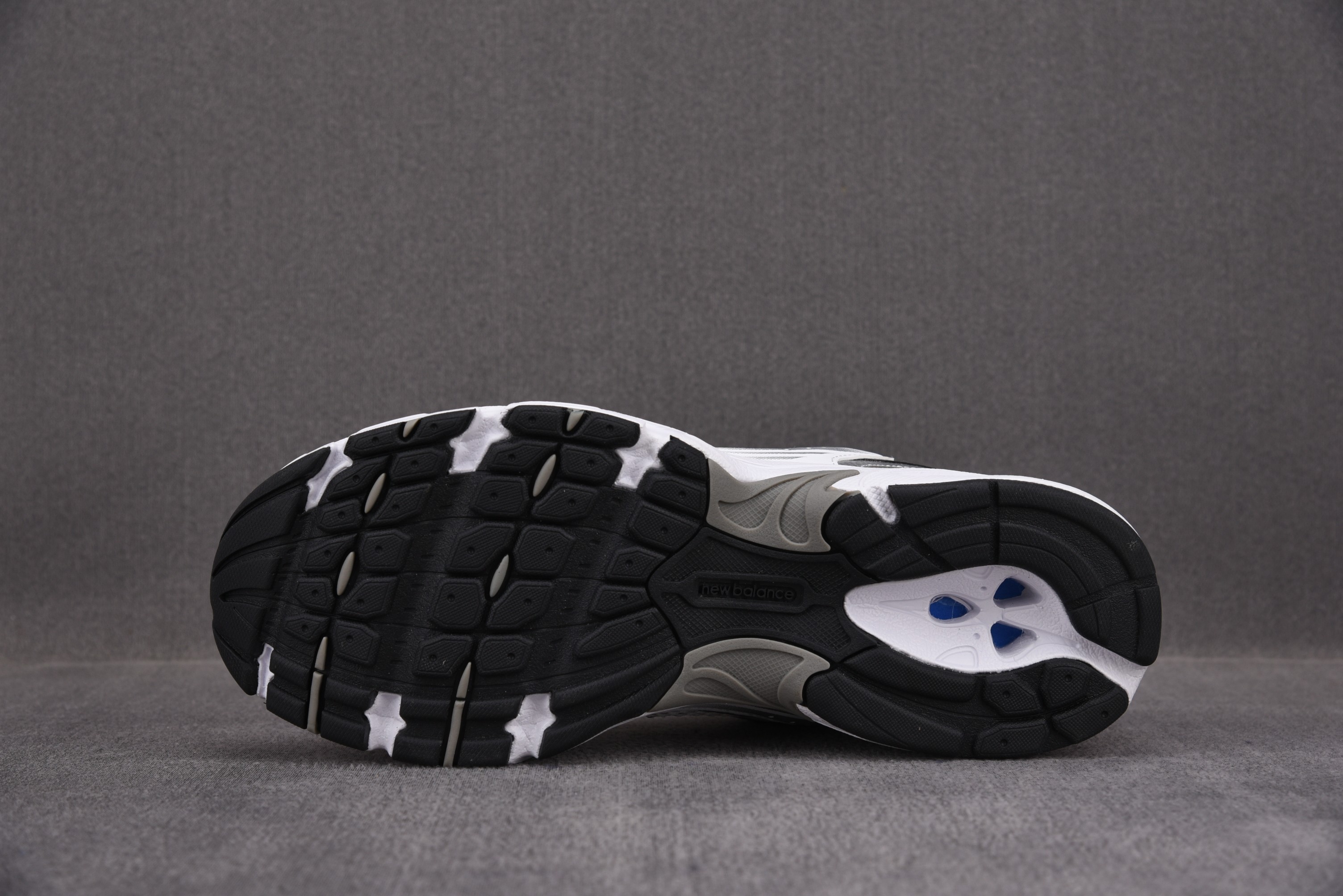 New Balance 530v2 White Silver Red