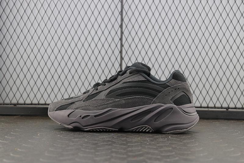 Adidas Yeezy Boost 700 V2 Vanta