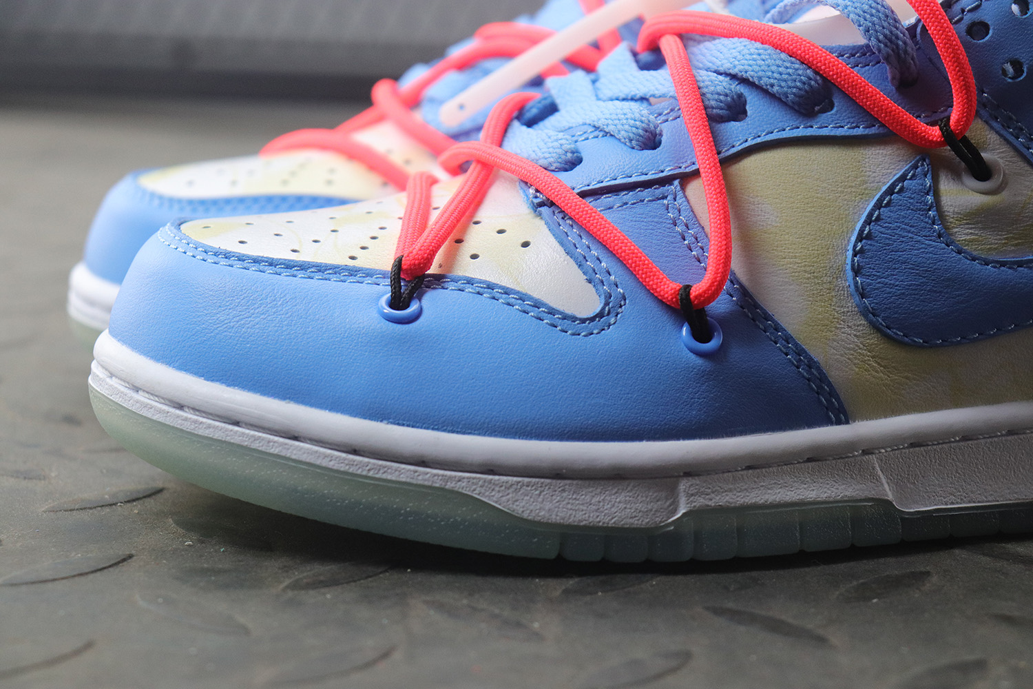 Nike Dunk Low SB Off White X Futura X SB 'UNC'