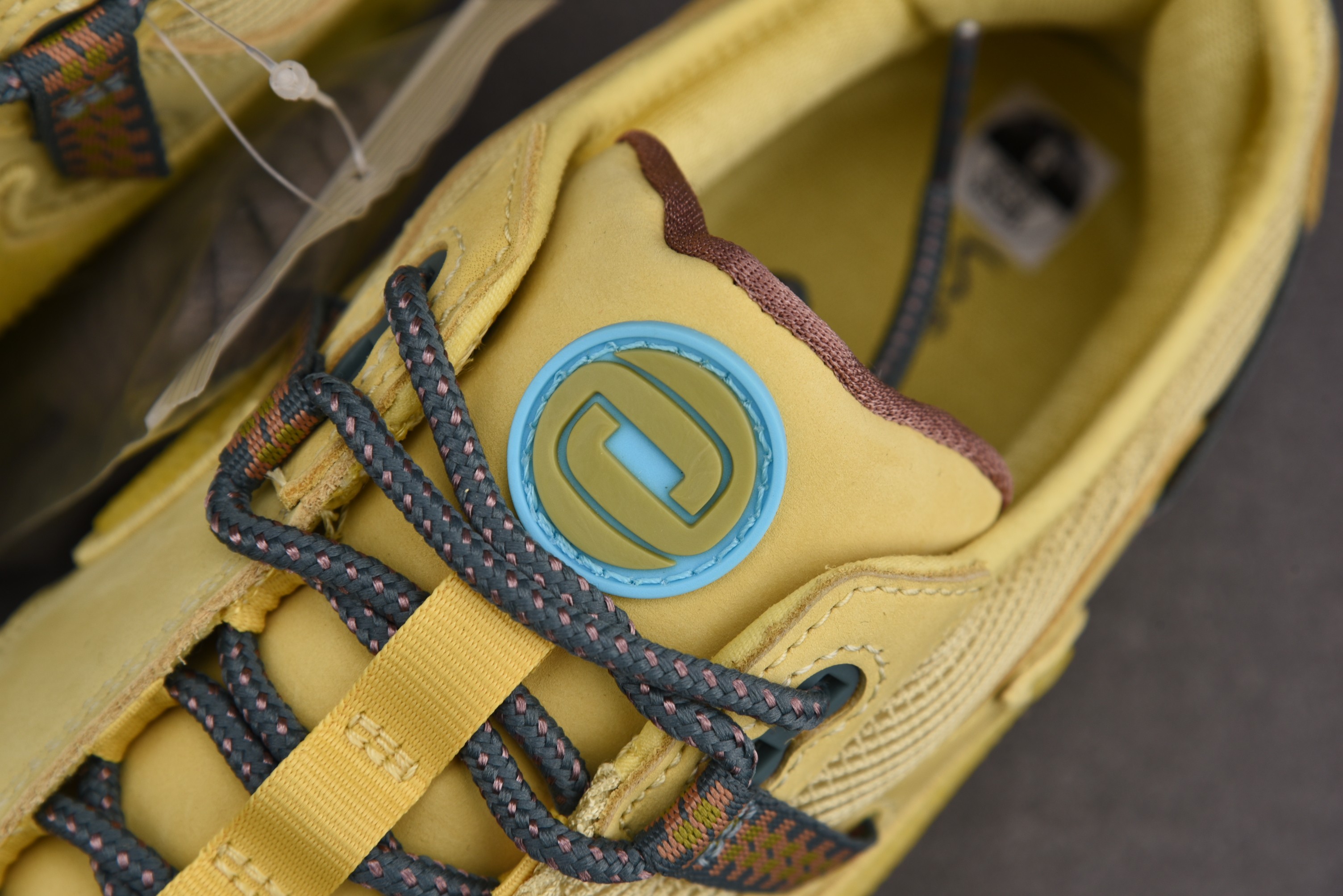 Nike Air Max 1 Travis Scott Cactus Jack Saturn Gold