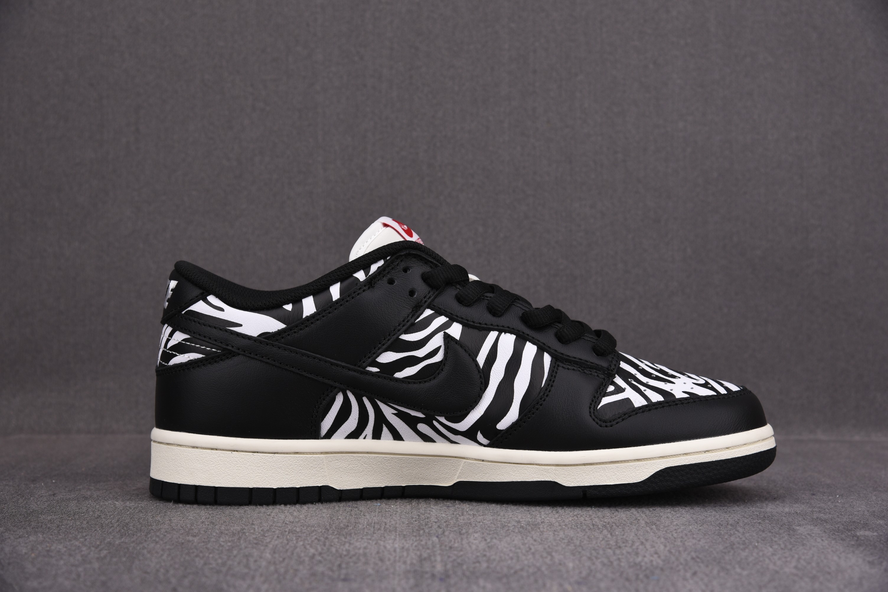 Nike SB Dunk Low OG QS Quartersnacks Zebra