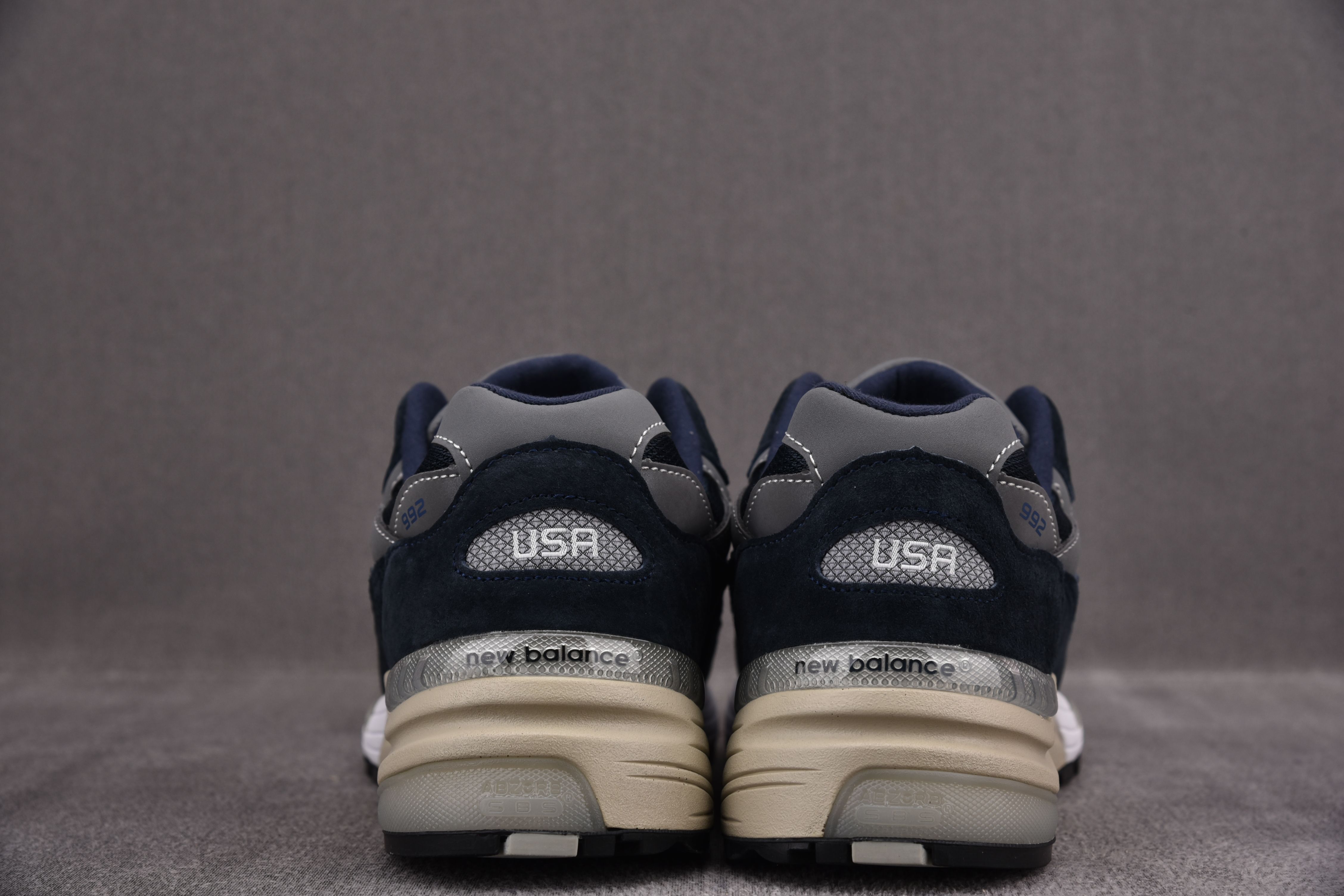 New Balance 992 Navy Grey