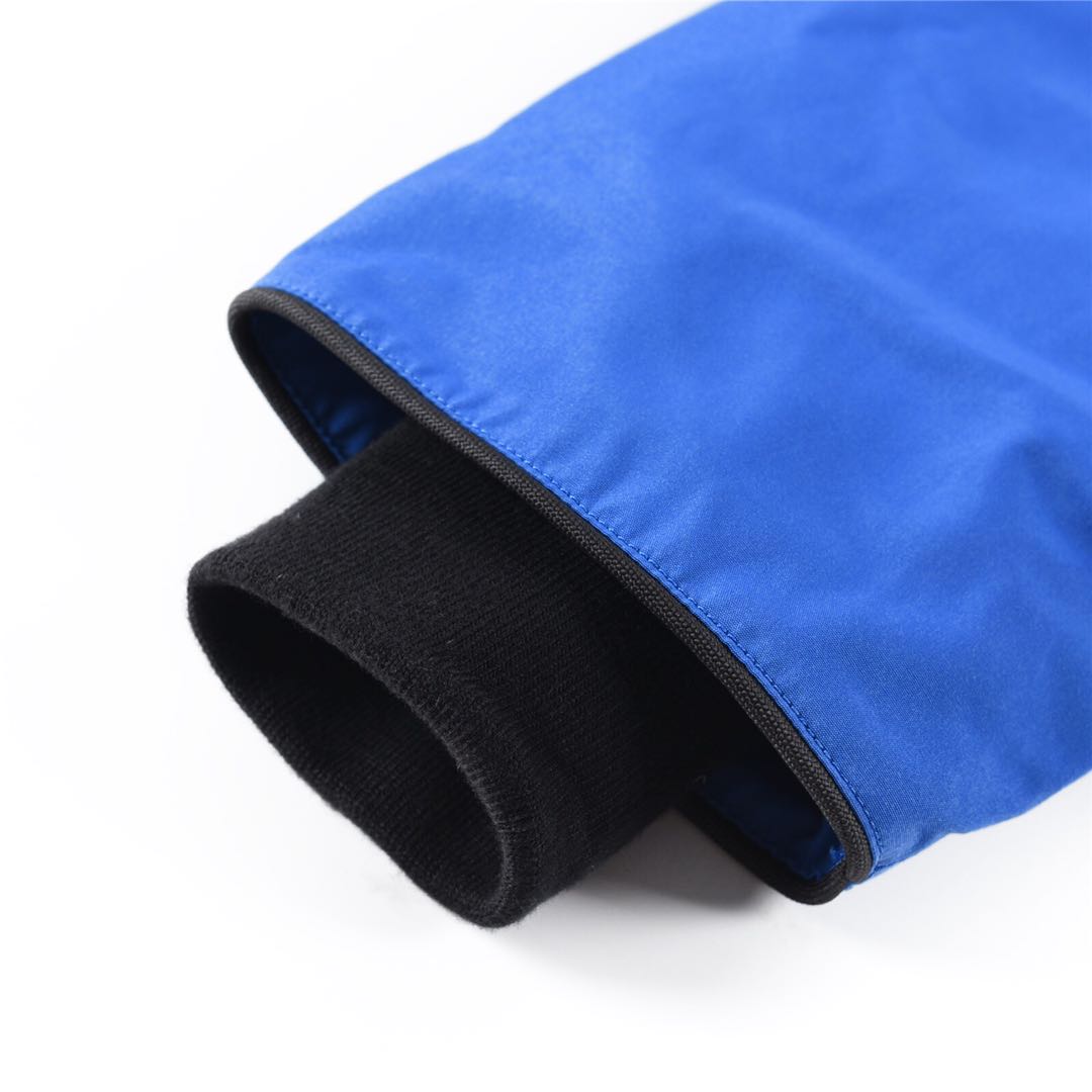 09 Canada Gooxx Expedition 4660L Blue Female