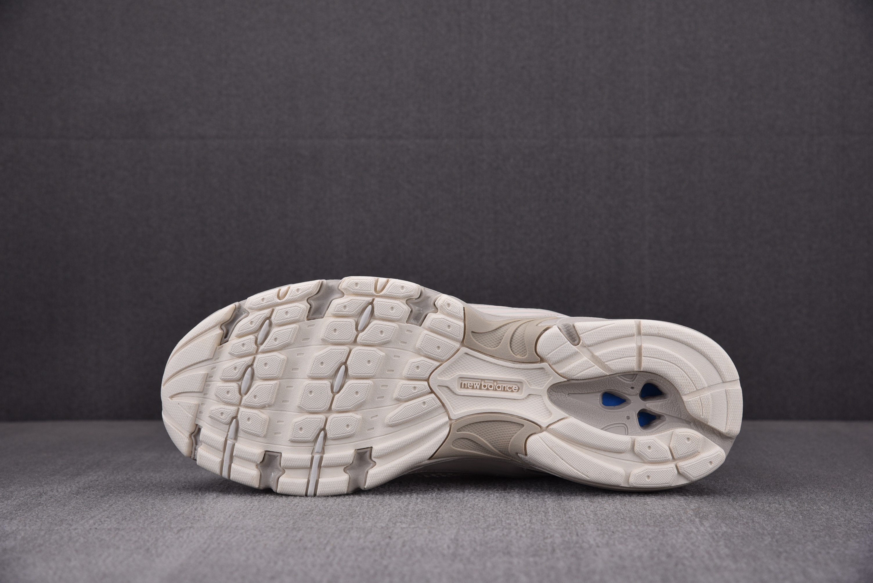 New Balance 530 Light Cream