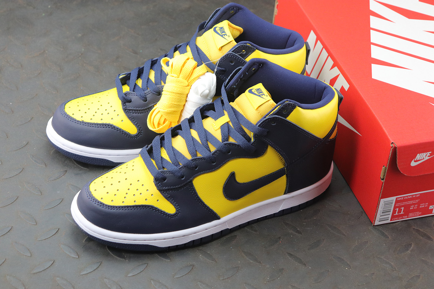 Nike Dunk High Michigan
