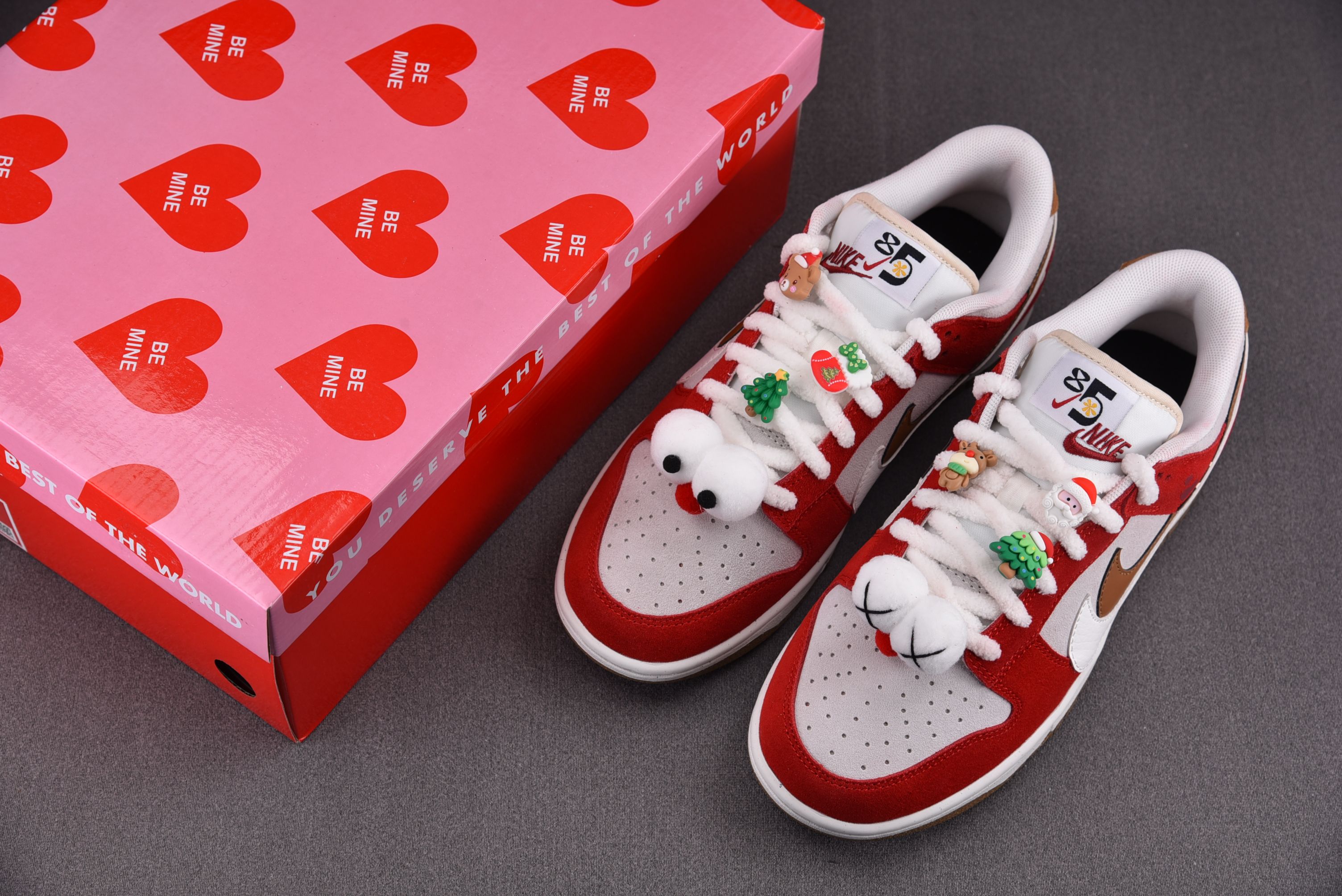 Nike SB Dunk Low 85 Christmas Red White Brown