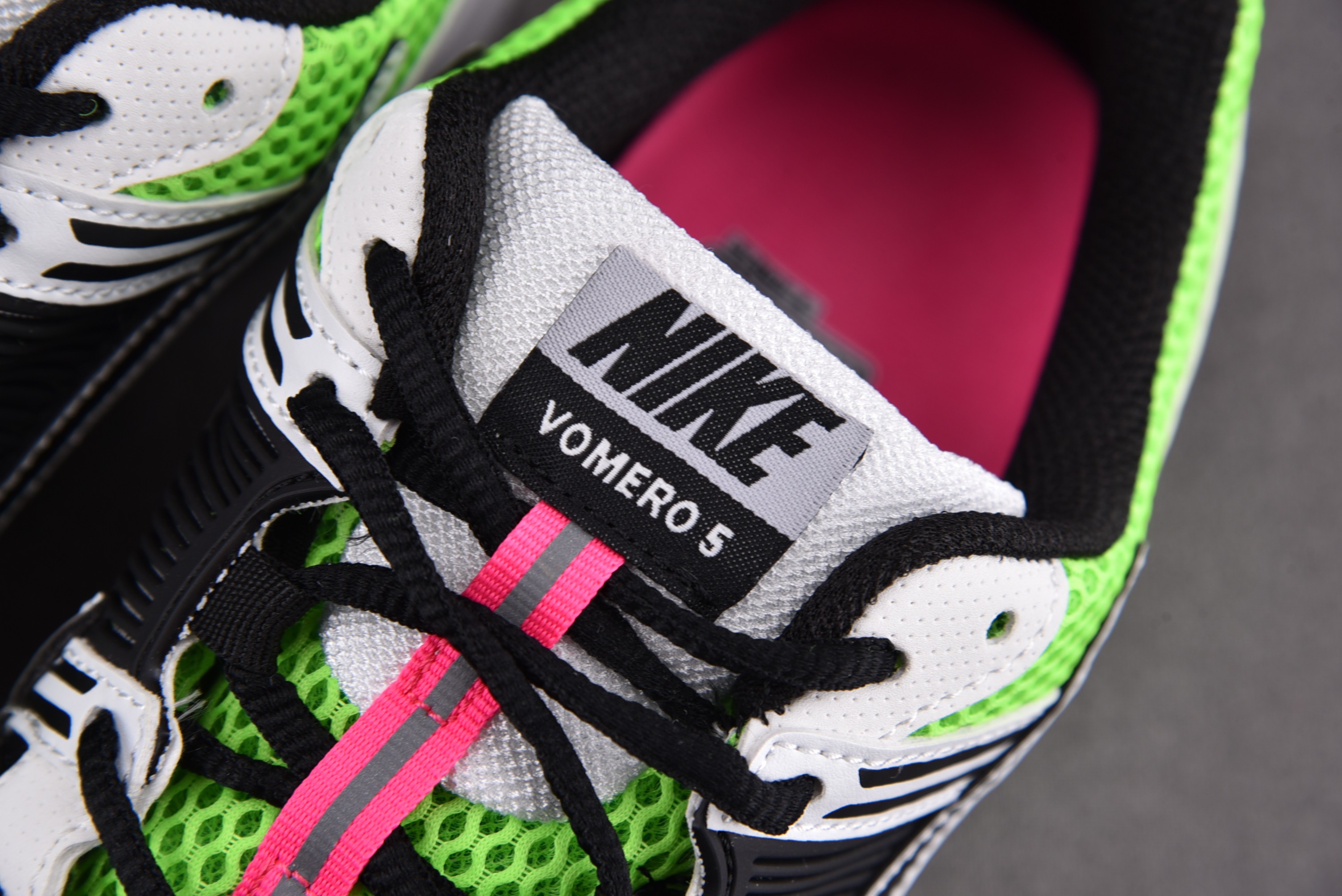 Nike Zoom Vomero 5 Electric Green Black