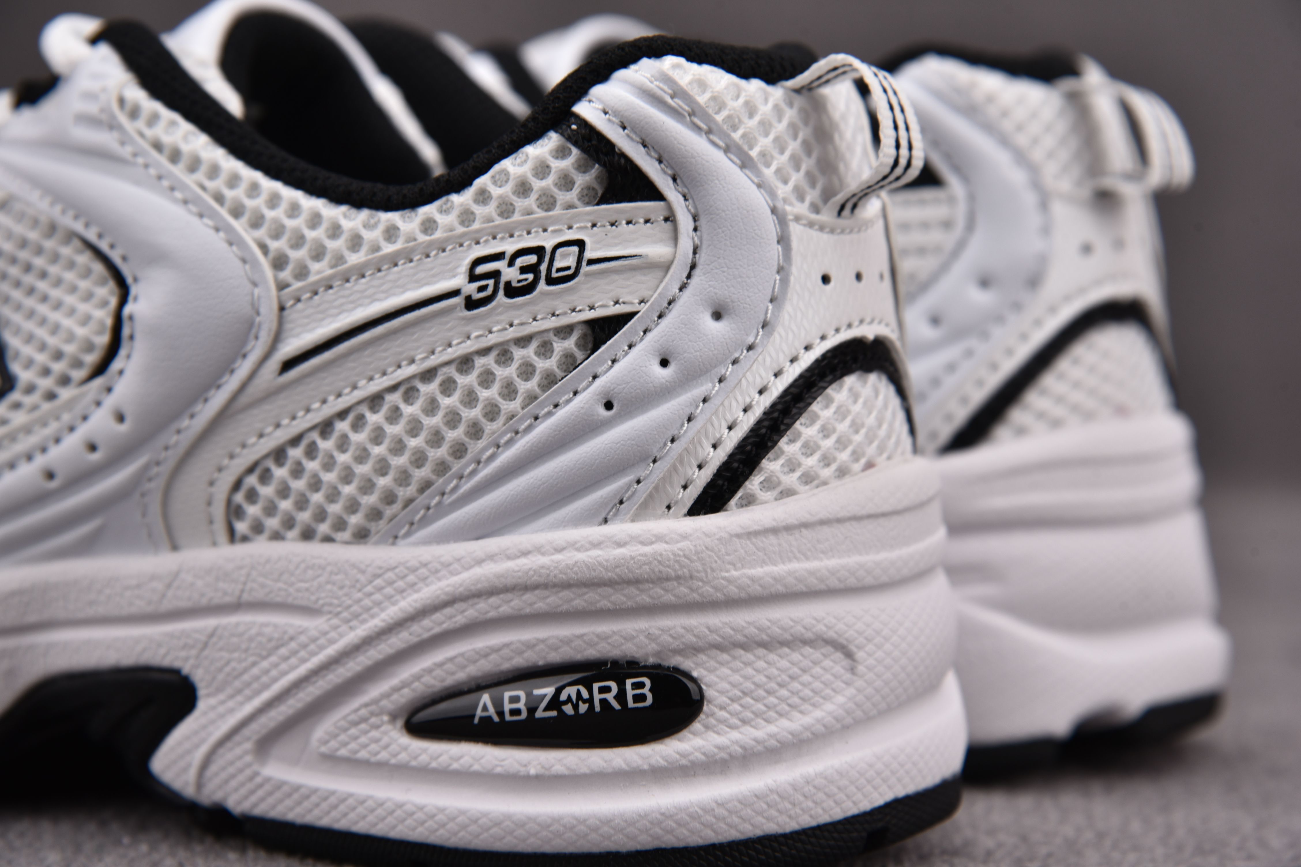 New Balance 530 White Black Details