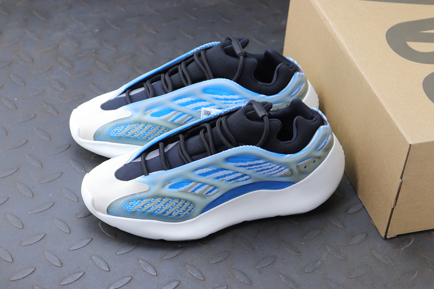 Yeezy 700 V3 Arzareth