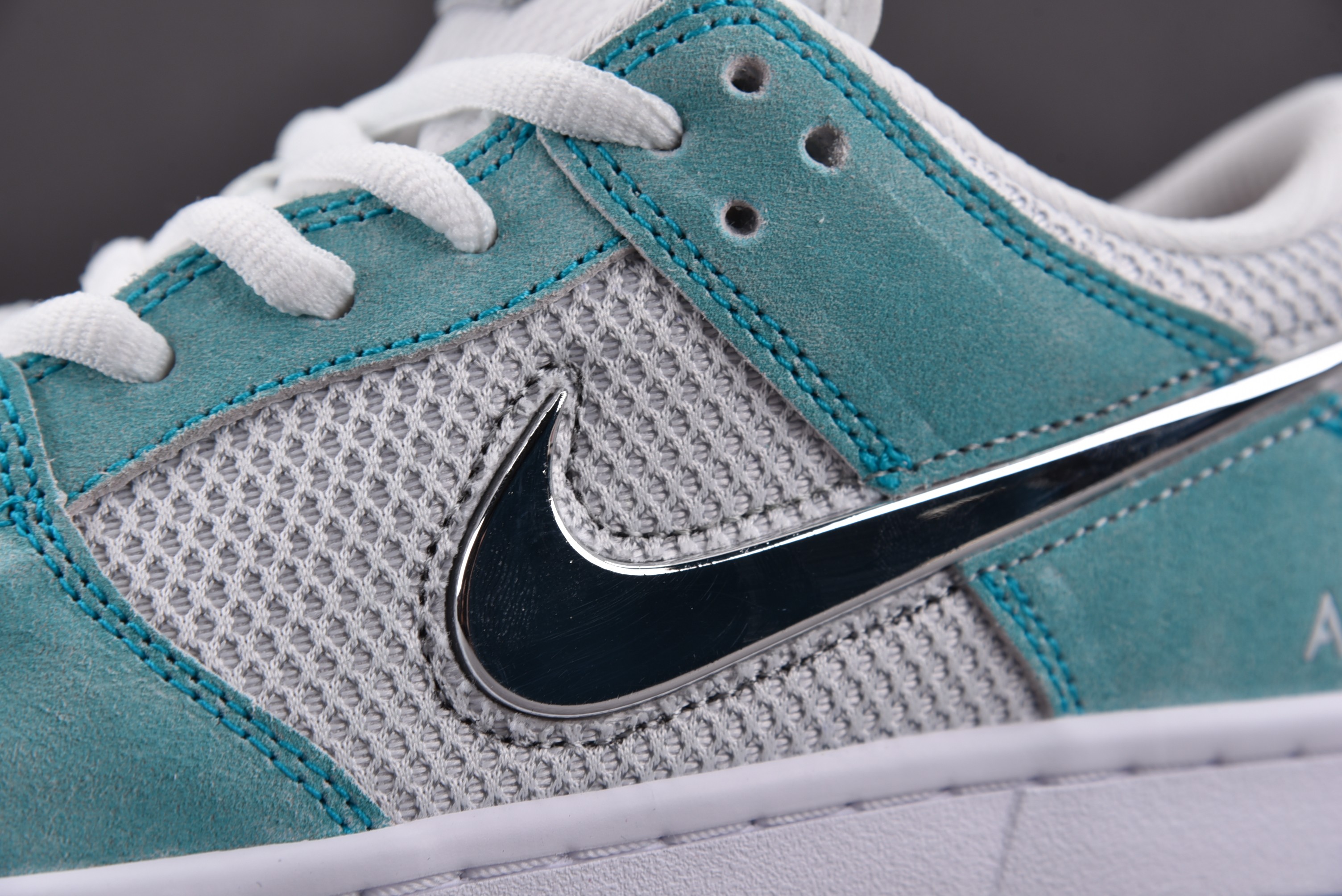 Nike SB Dunk Low APRIL SKKATEBOARDS
