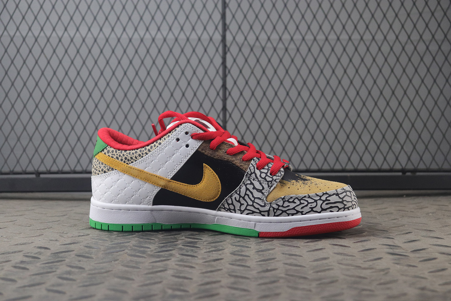 Nike SB Dunk Low What The Paul