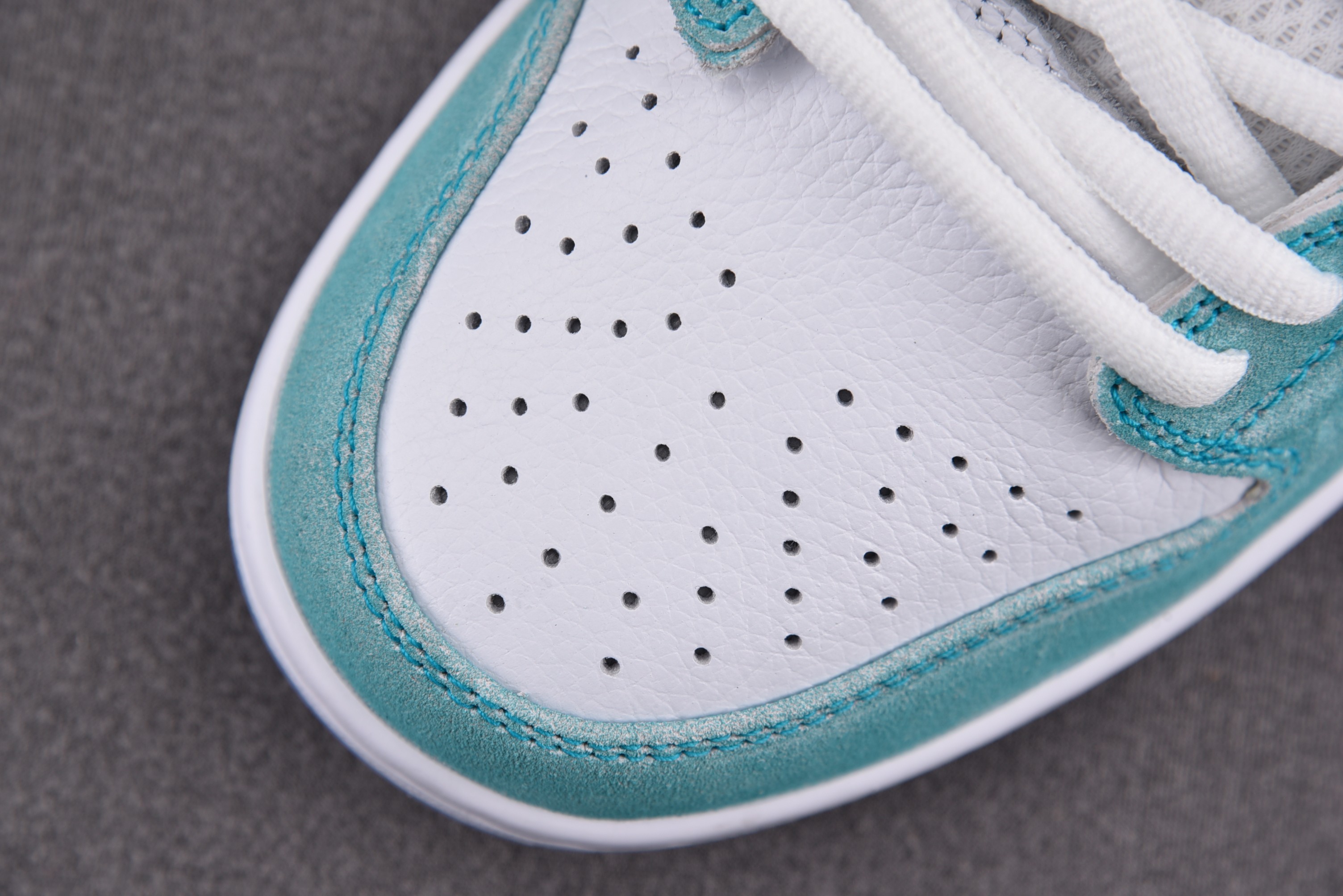 Nike SB Dunk Low APRIL SKKATEBOARDS