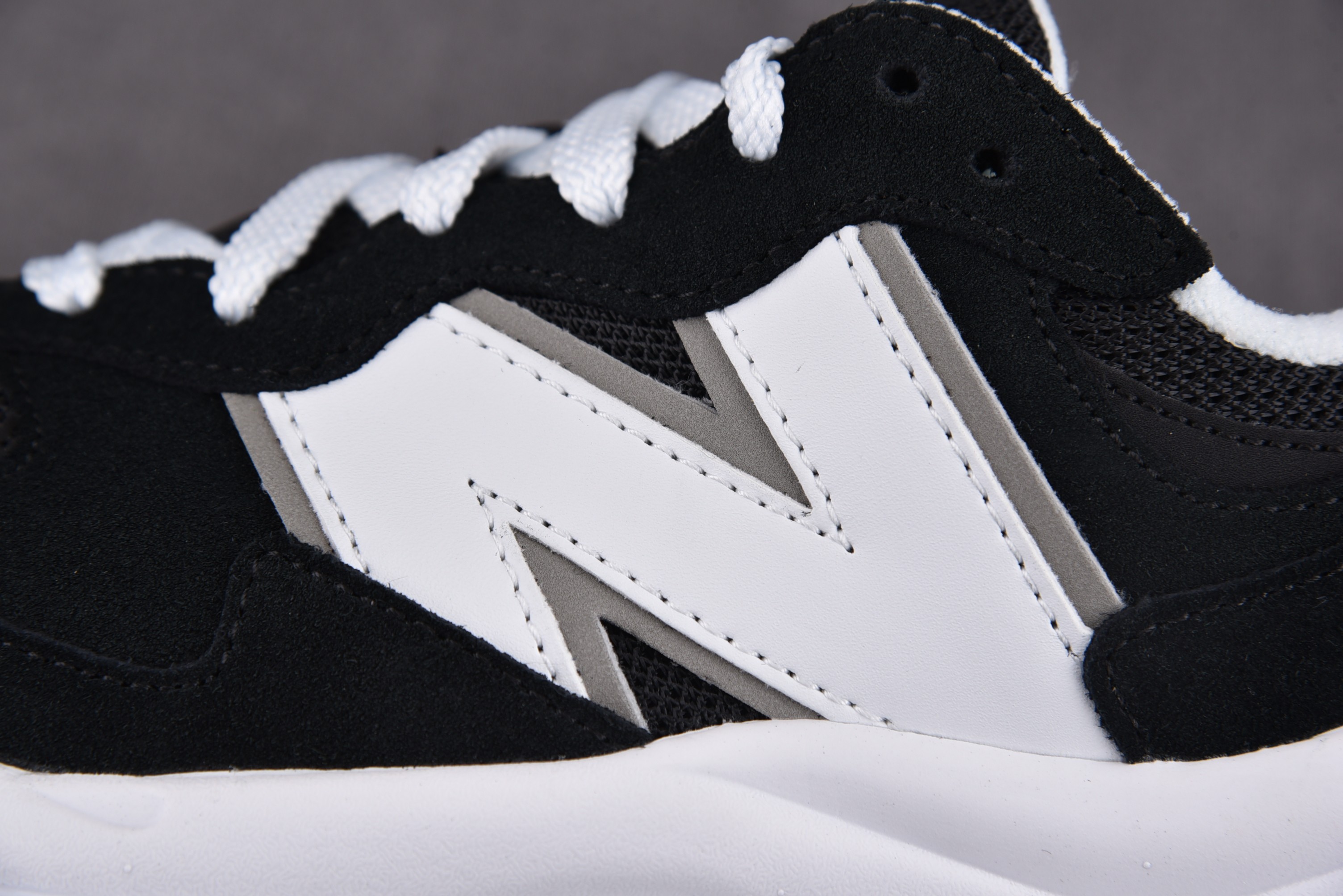 New Balance 57/40 Team Black