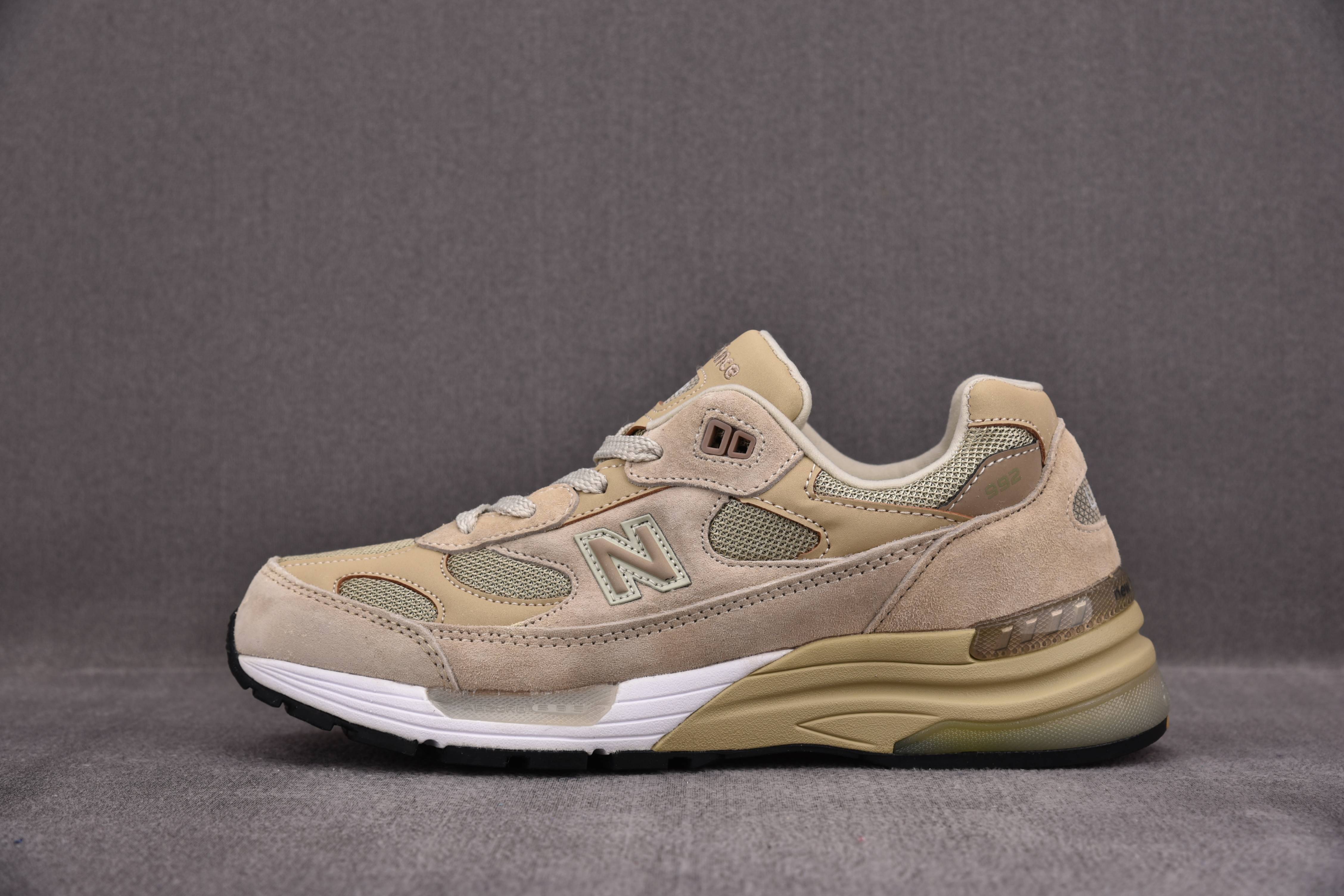 New Balance 992 Tan