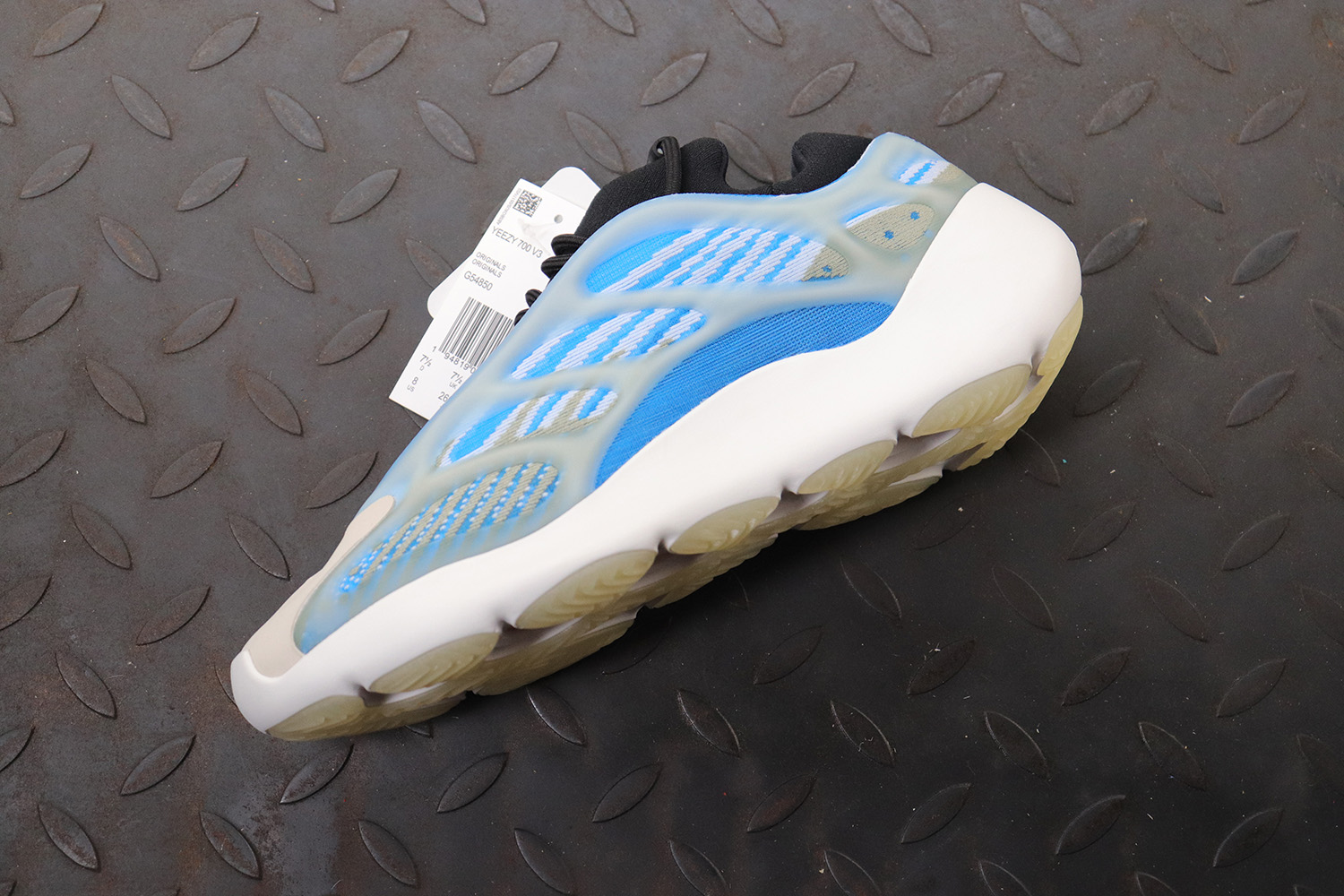 Yeezy 700 V3 Arzareth