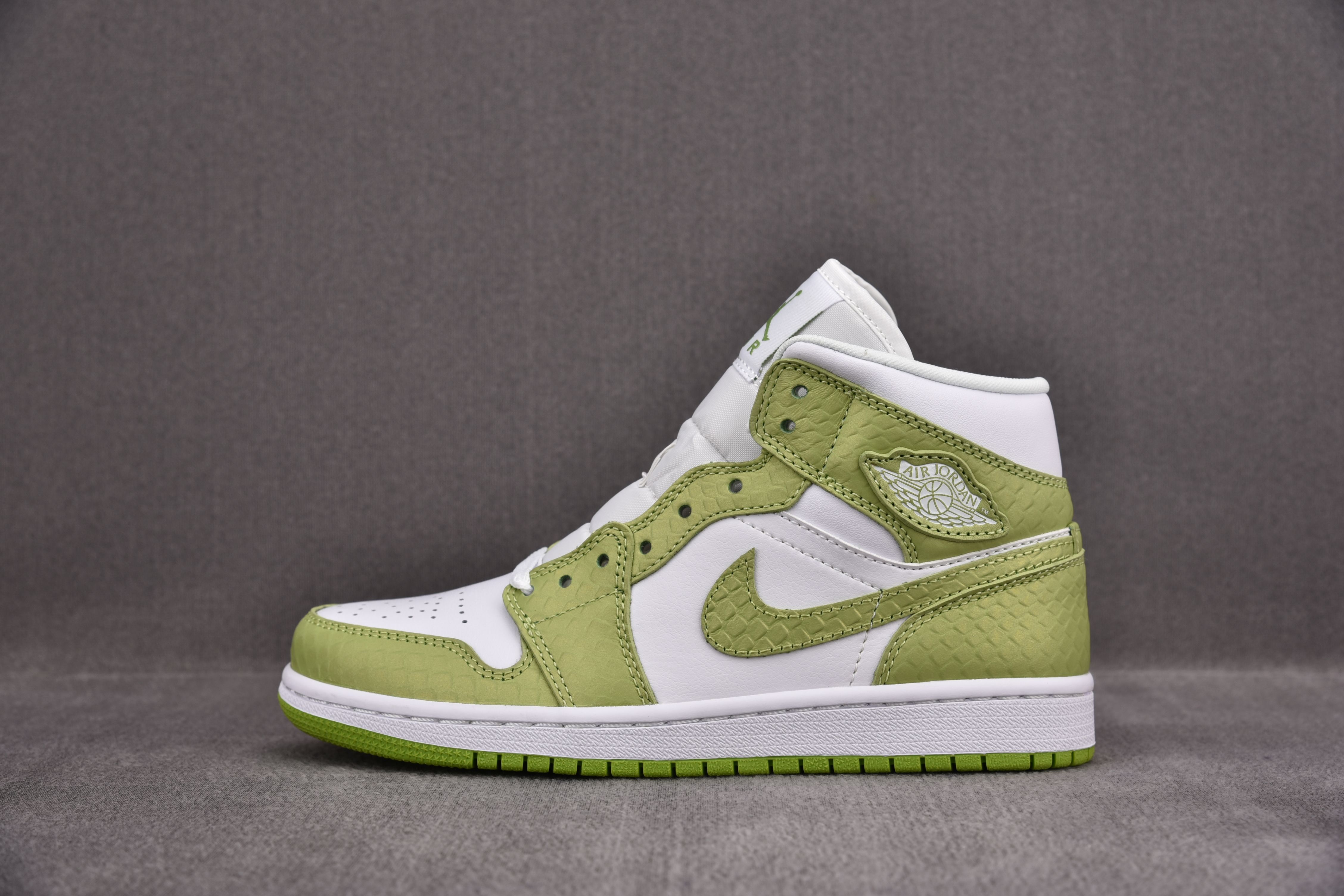 Jordan 1 Mid Green Python (Women Size!!)