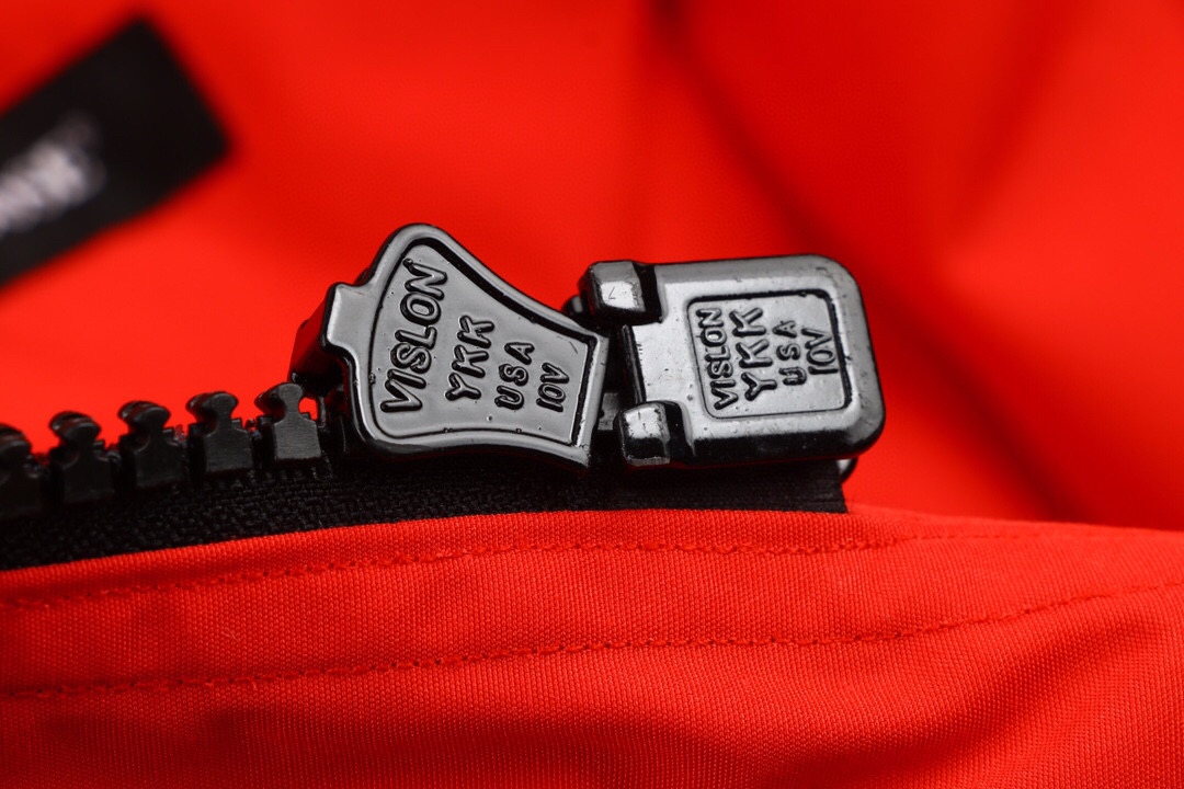 08 CANADA GOOSE Expedition Parka Red