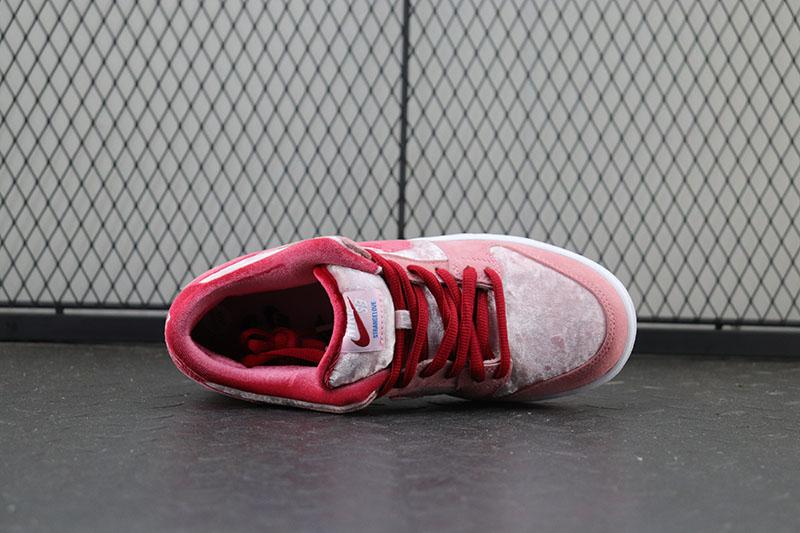 【Clearance】 SB Dunk Low x StrangeLove (Special Box)