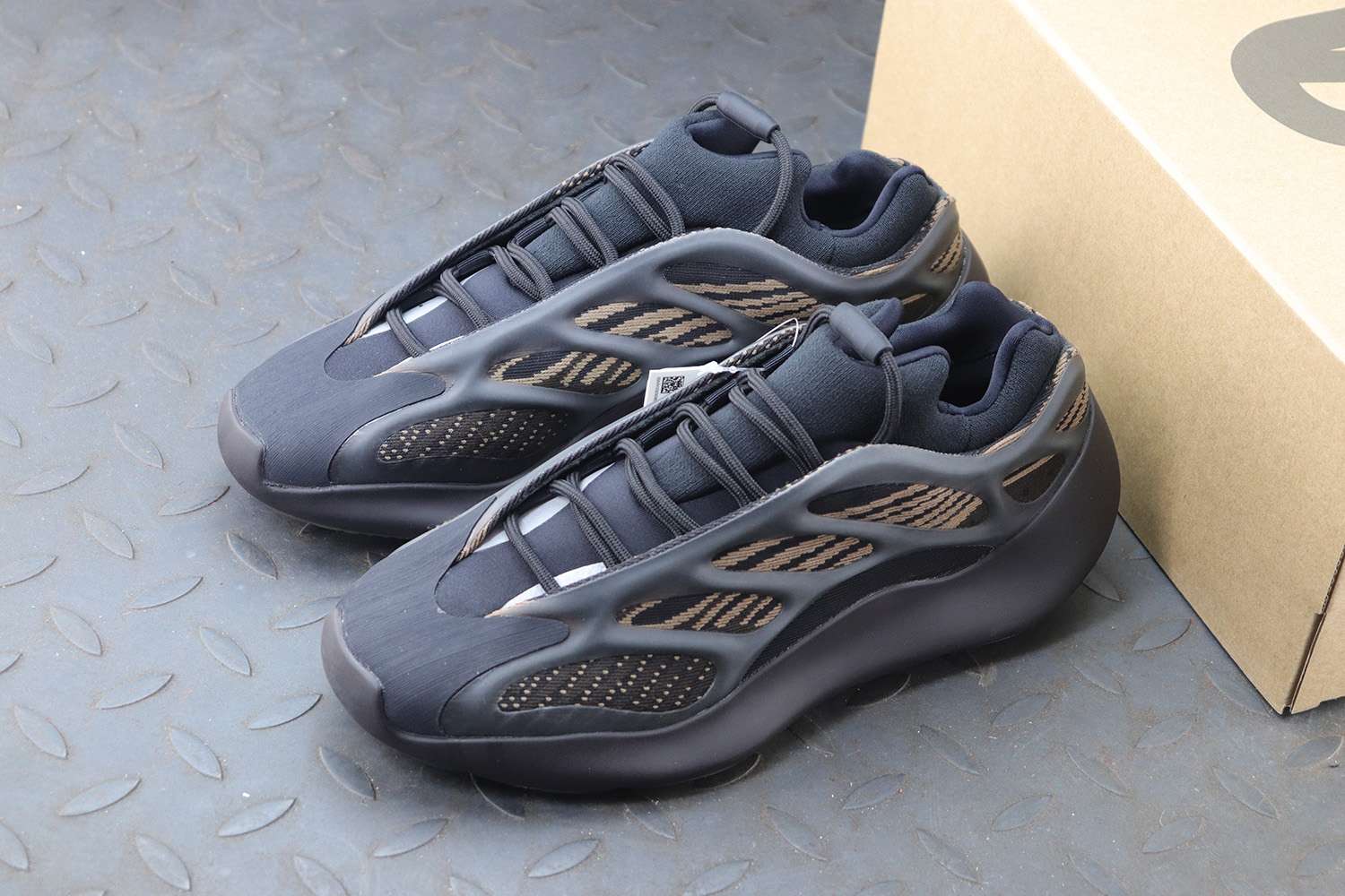 【Clearance】 Adidas Yeezy 700 V3 Clay Brown（US9.5）