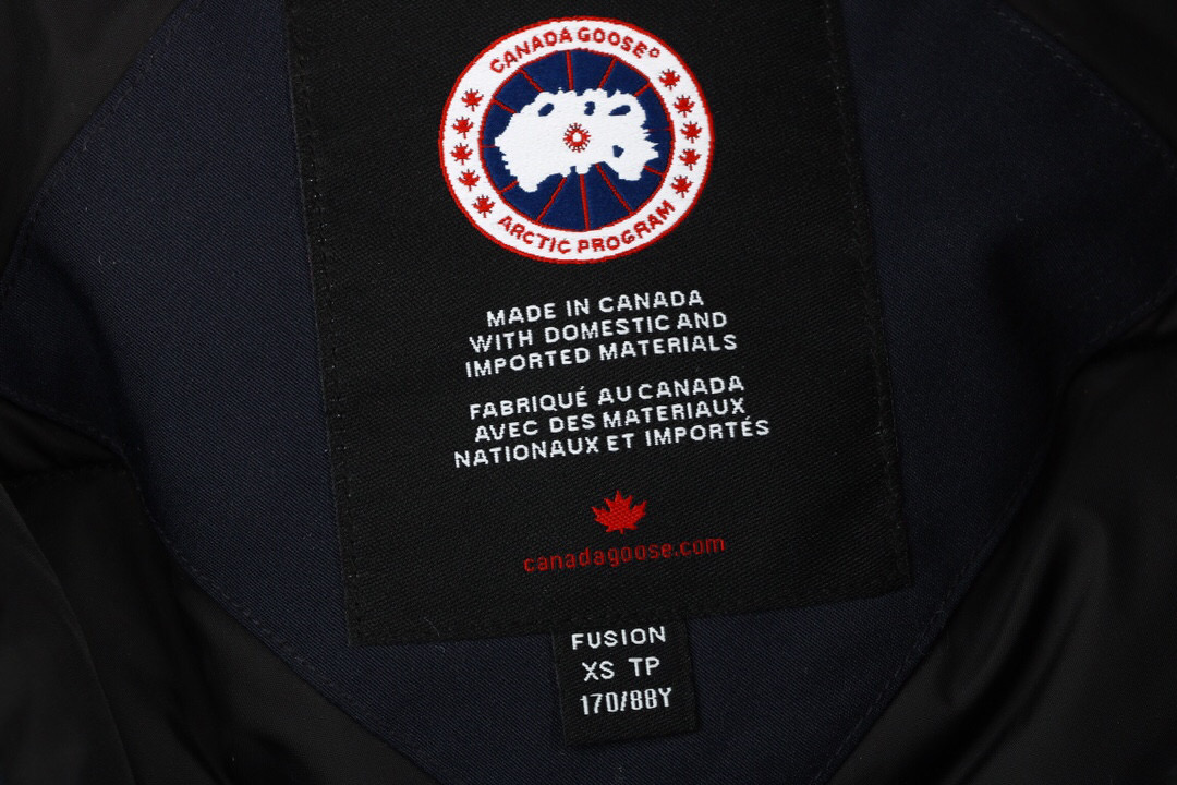08 CANADA GOOSE Expedition parka Navy