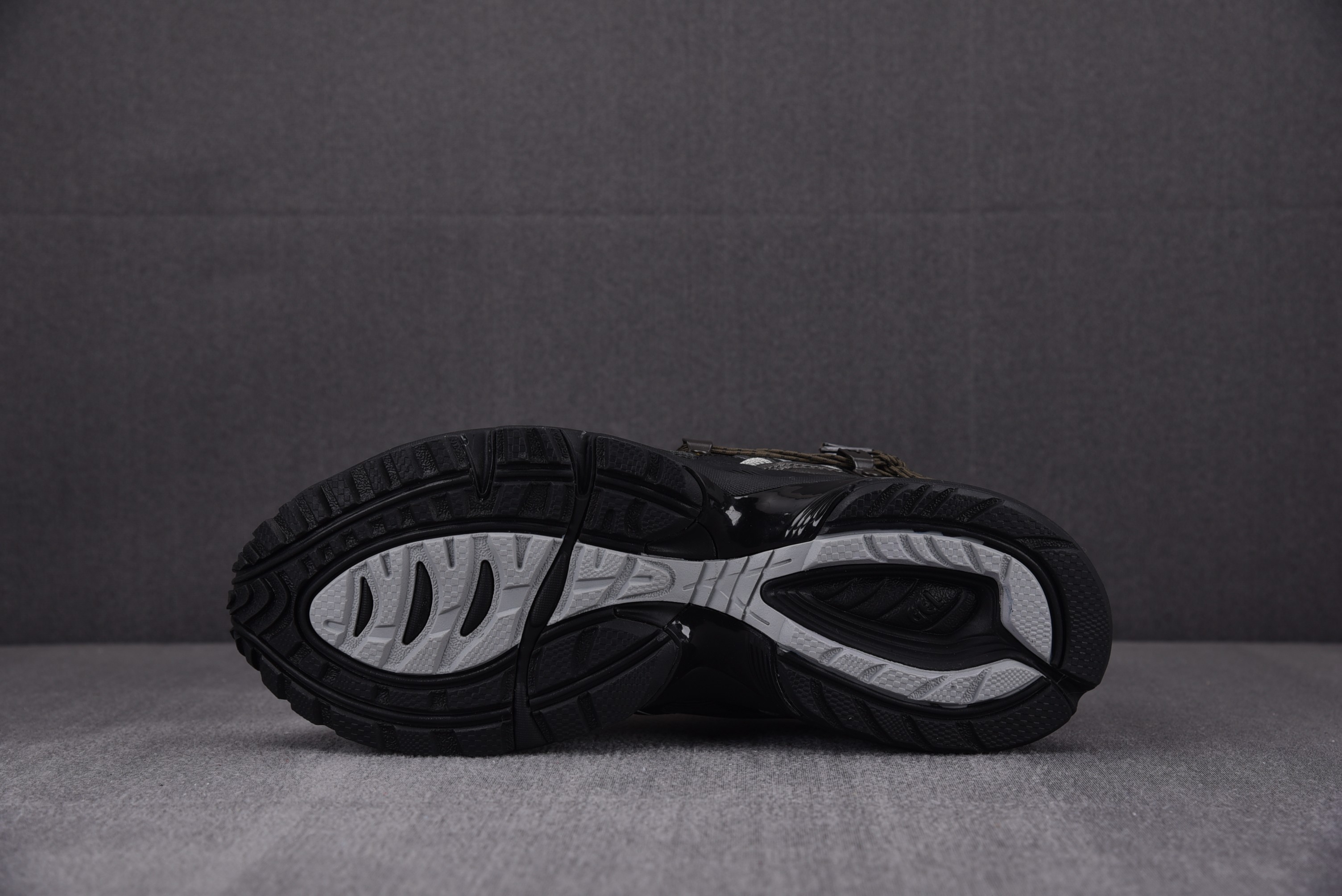 ASICS Gel-1090 Andersson Bell Black Silver