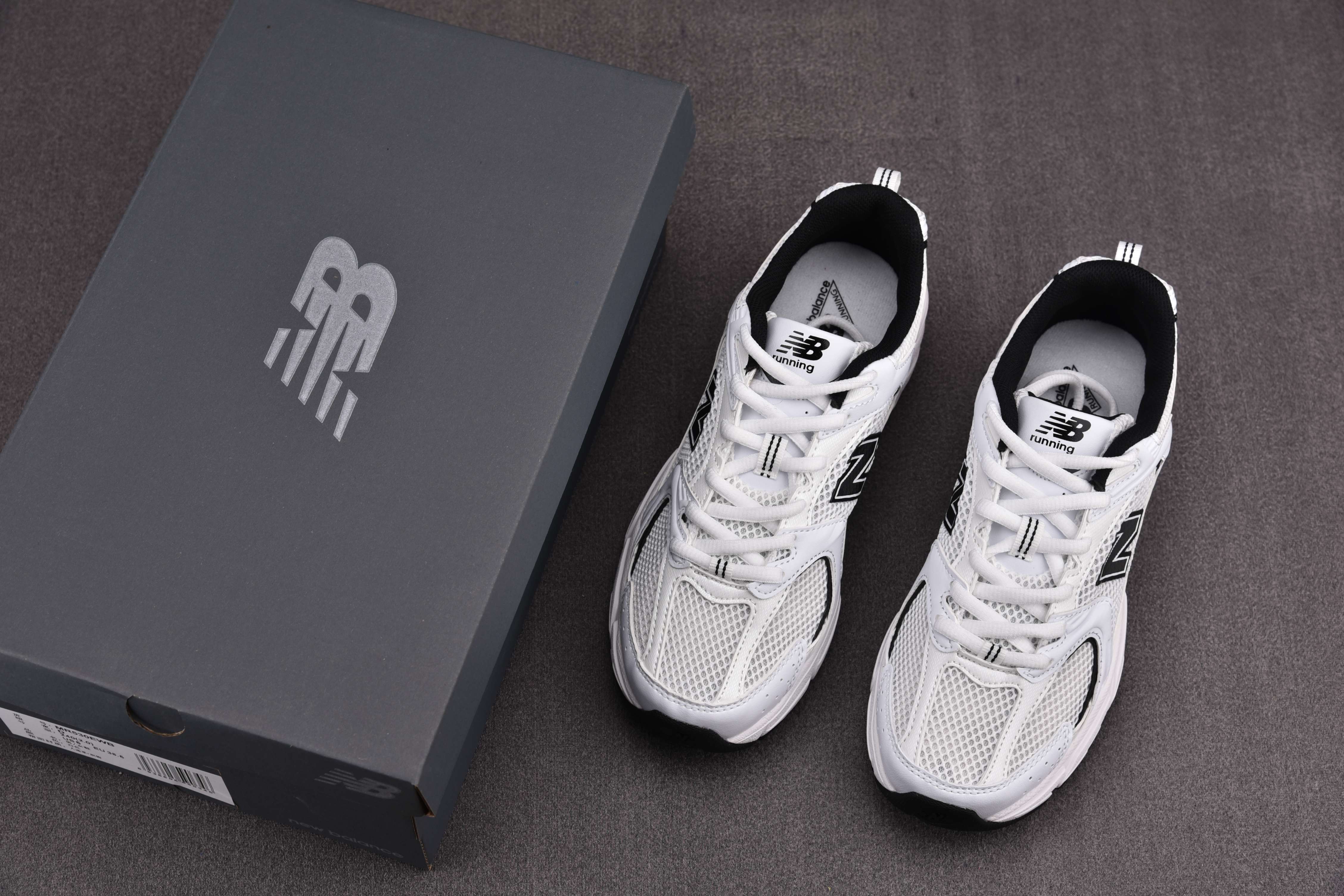 New Balance 530 White Black Details