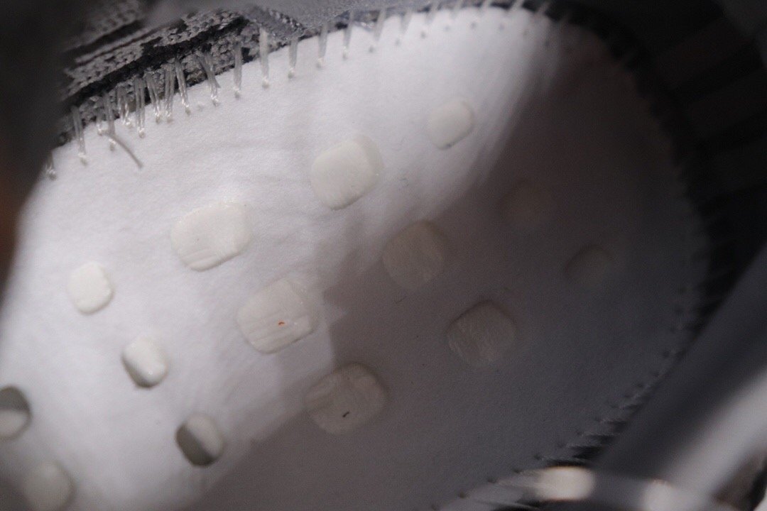 adidas Yeezy Boost 350 V2 Beluga 2.0