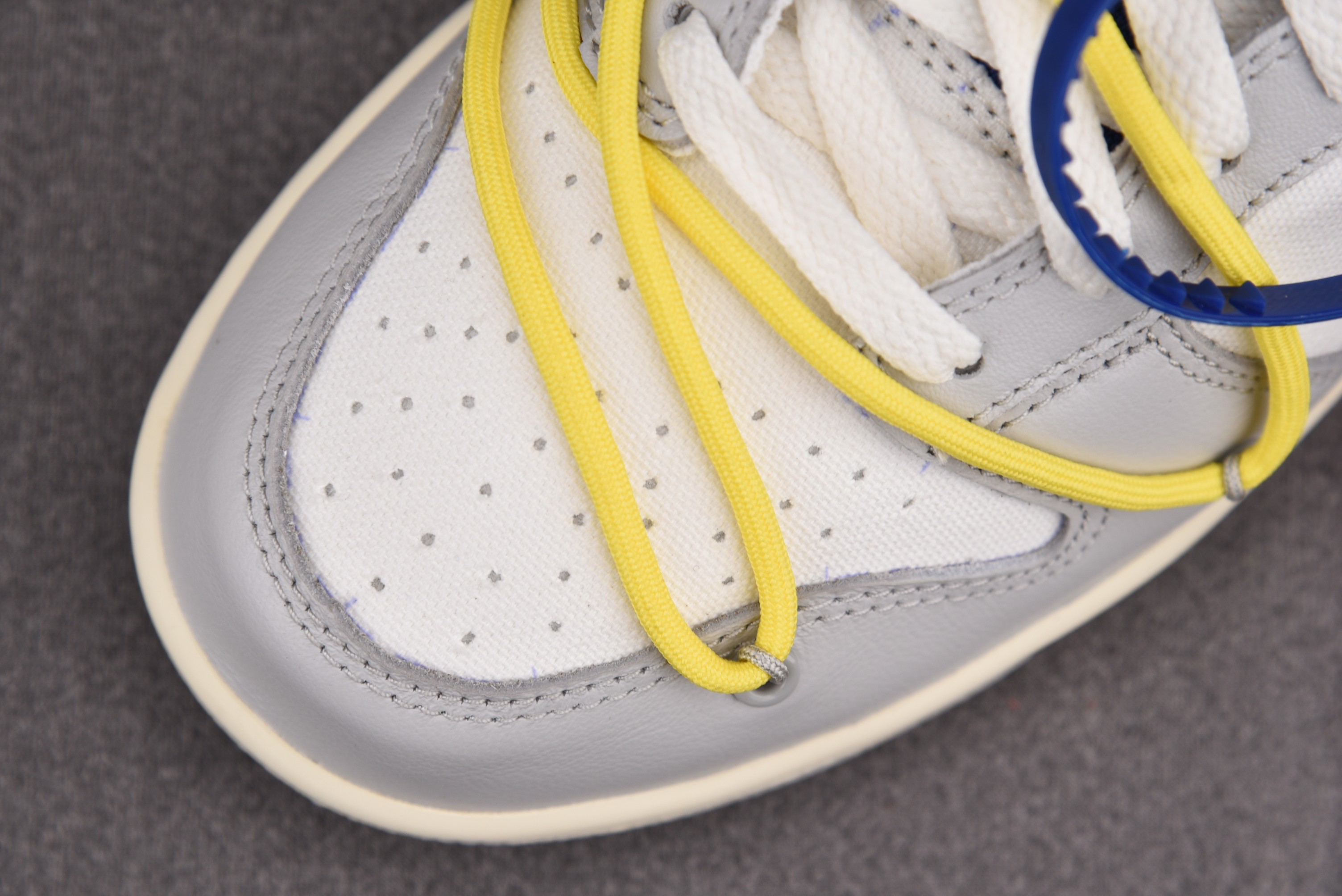 Nike Dunk Low Off-White Lot 27