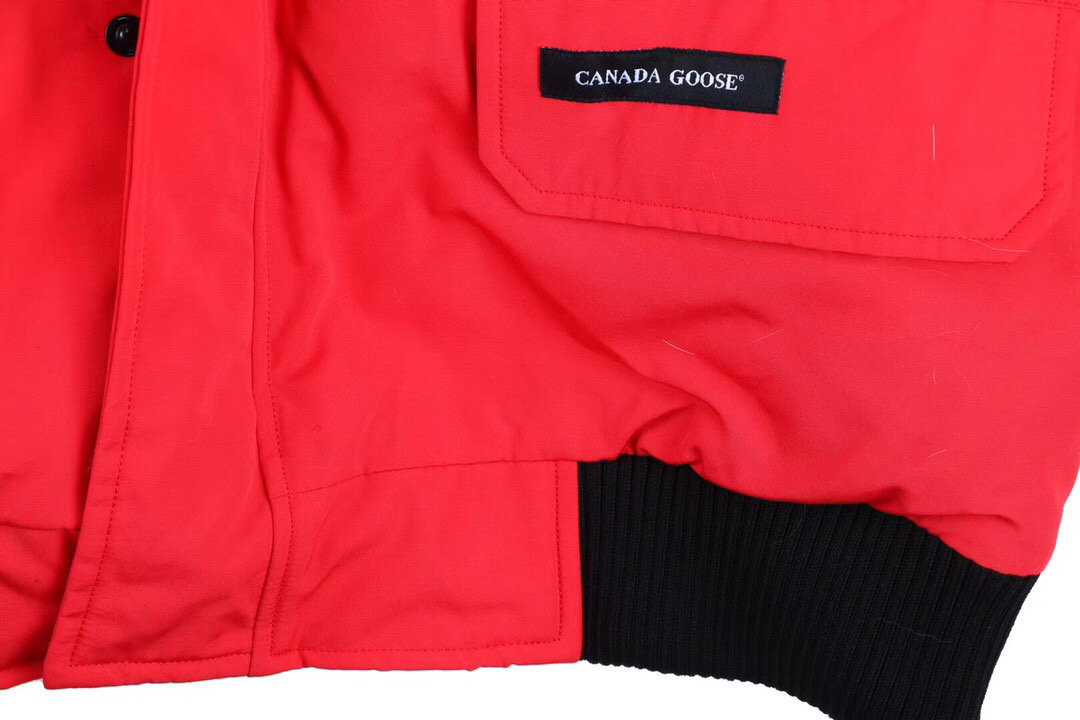 01 Canada Goose Chilliwack 7999M Red