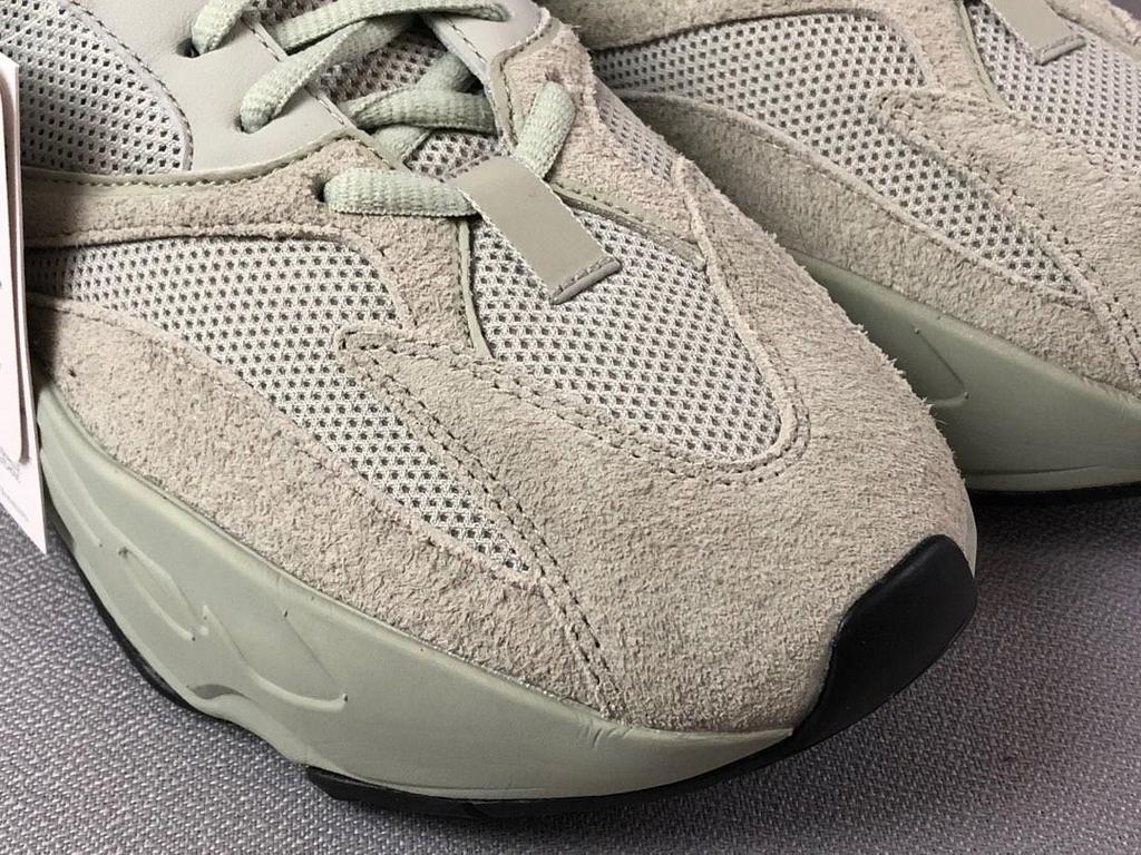 Adidas Yeezy Boost 700 Salt