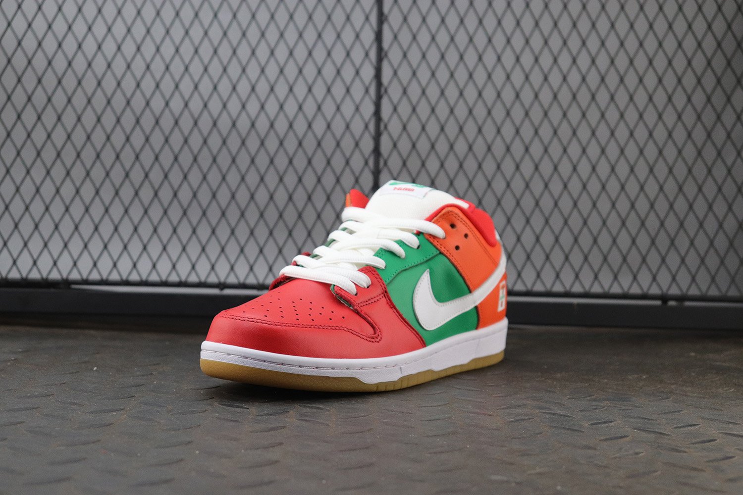 Nike SB Dunk Low 7 Eleven