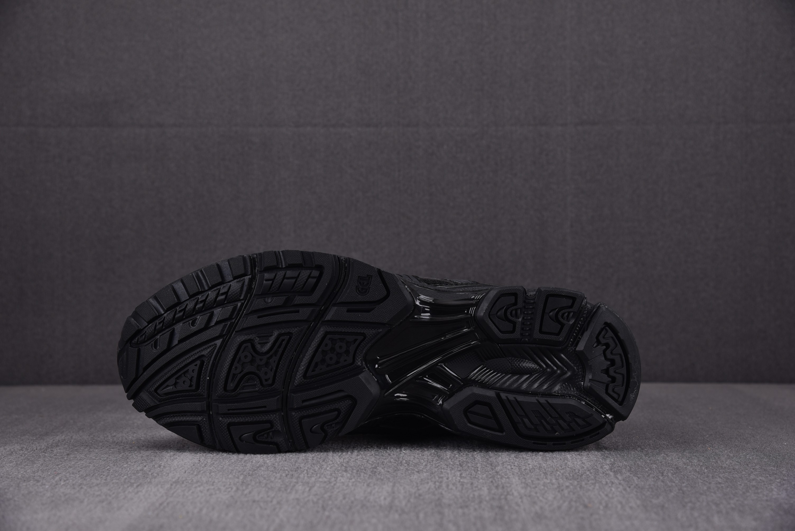 ASICS Gel-Kayano 14 Black Graphite Grey