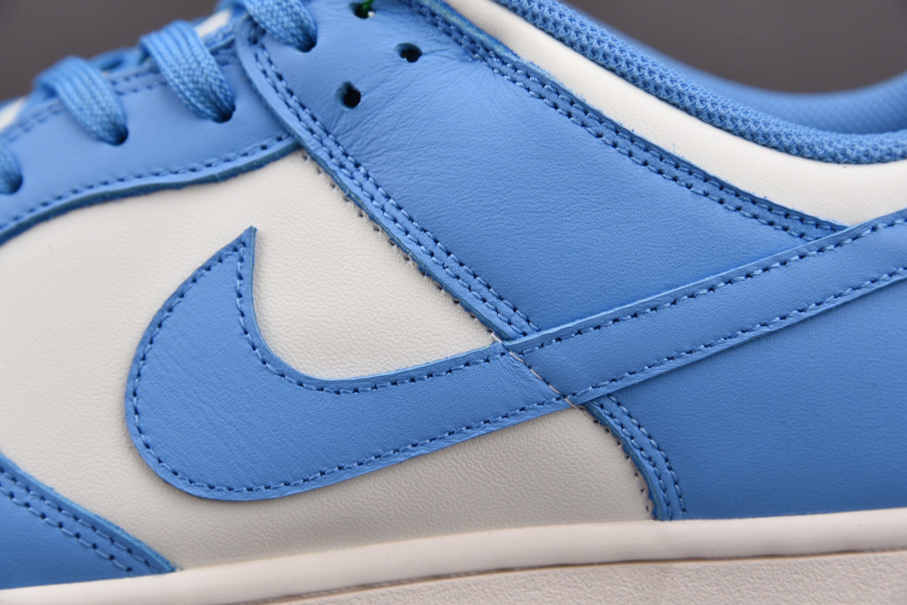 Nike Dunk Low UNC (2021)