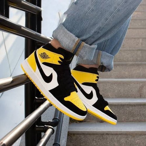 Air Jordan 1 Mid SE 'Yellow Toe'