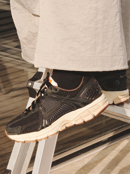 Nike Zoom Vomero 5 Black Sesame