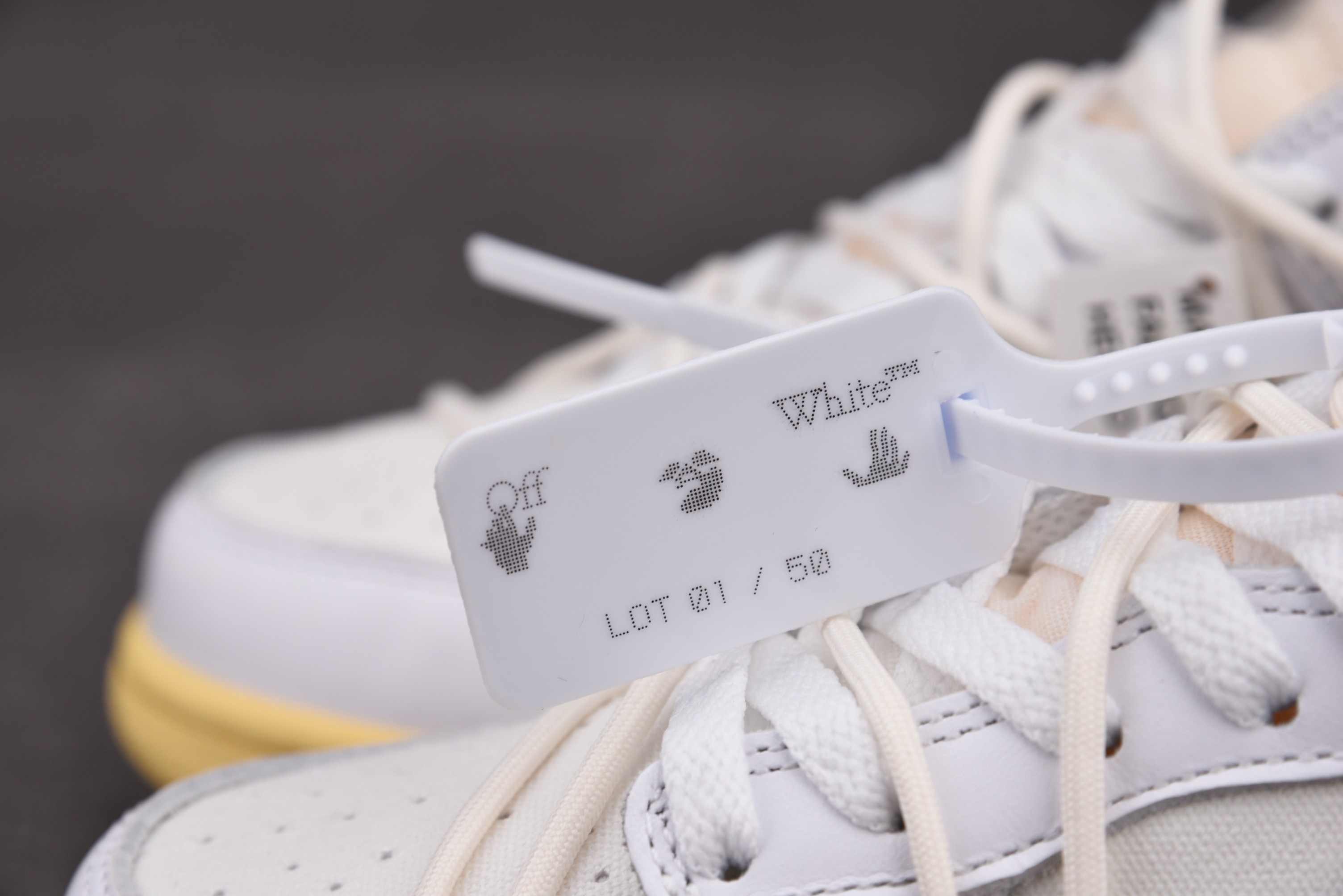 Nike Dunk Low Off-White Lot 1