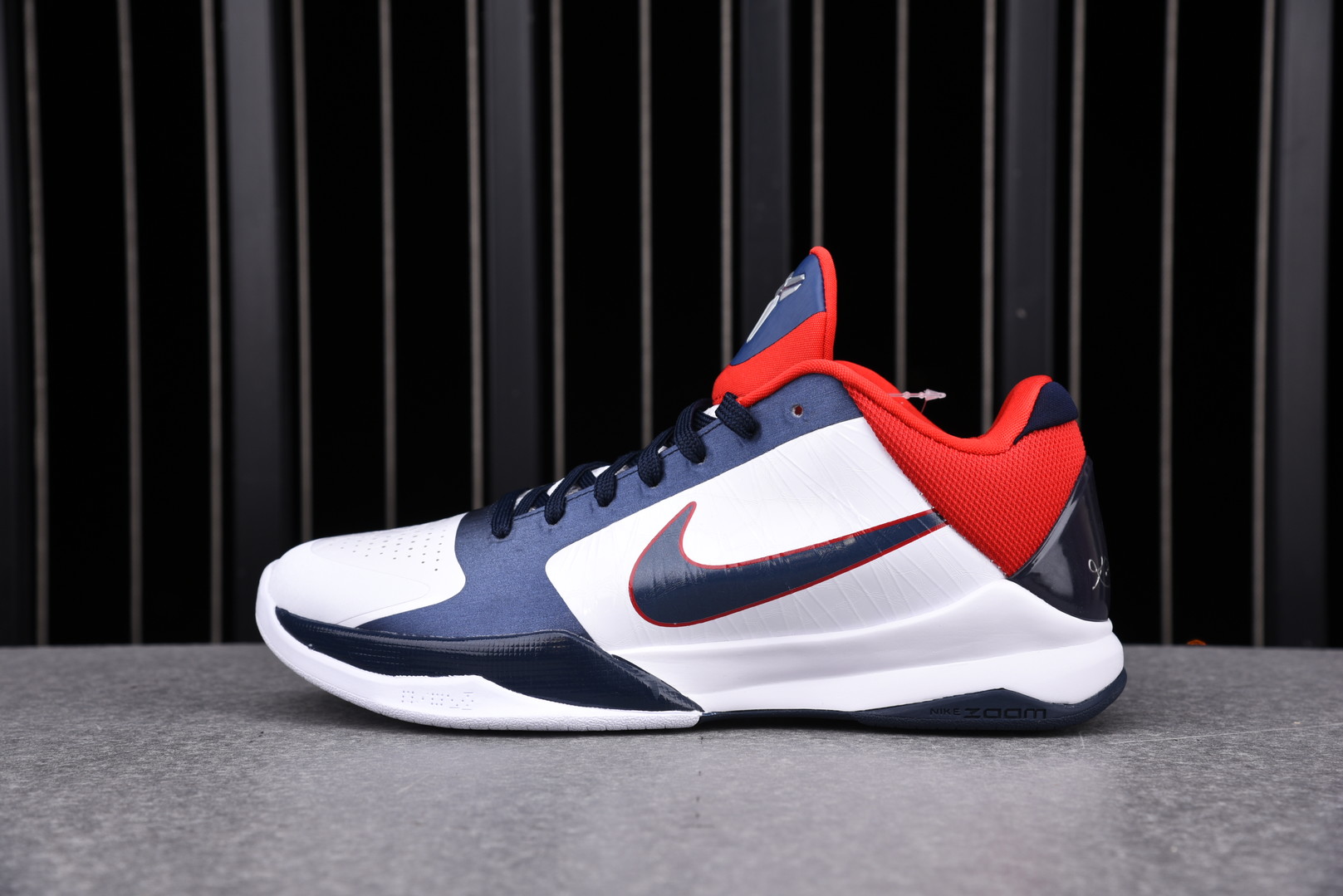 Nike Zoom Kobe 5 USA White Obsidian Sport Red