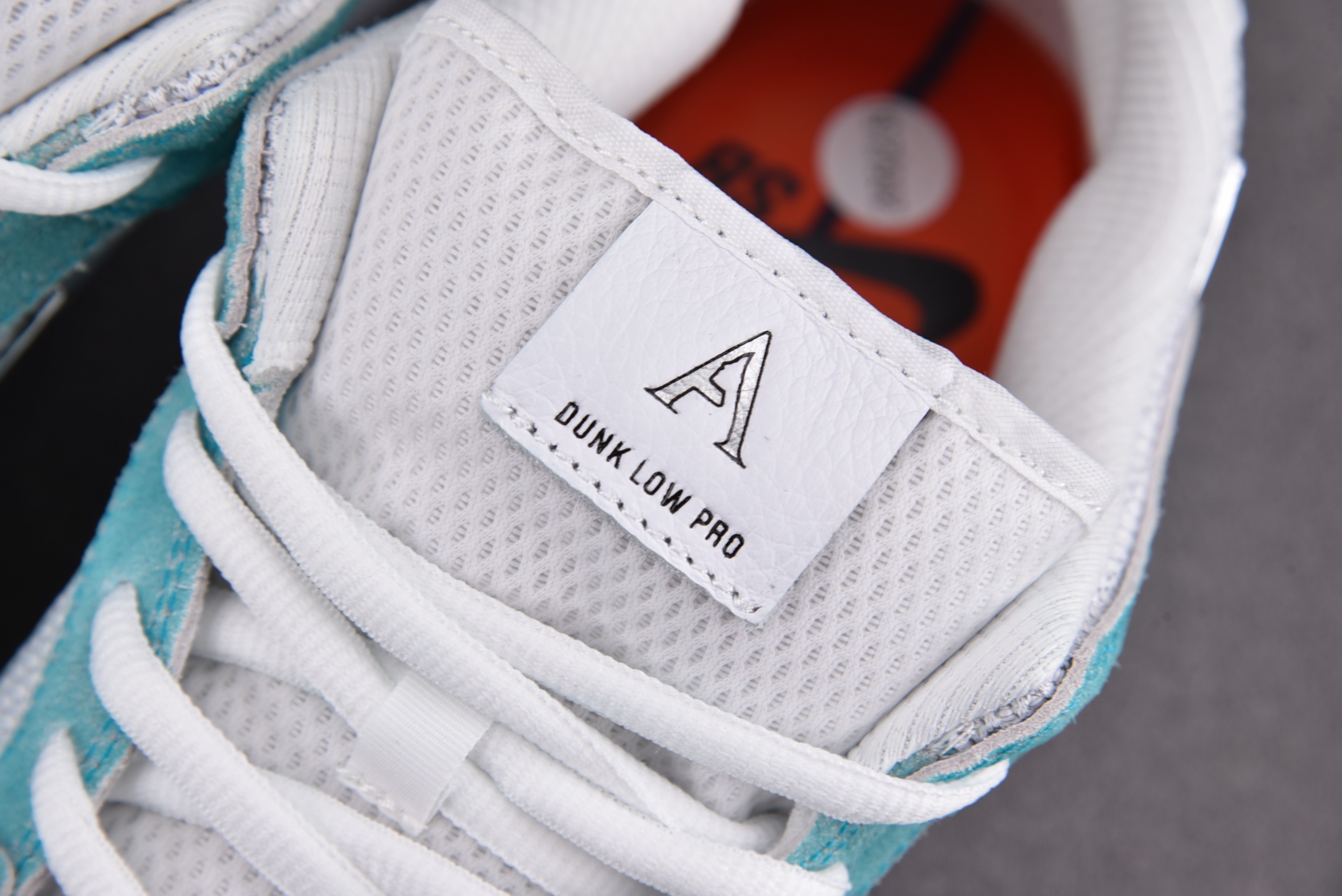 Nike SB Dunk Low APRIL SKKATEBOARDS