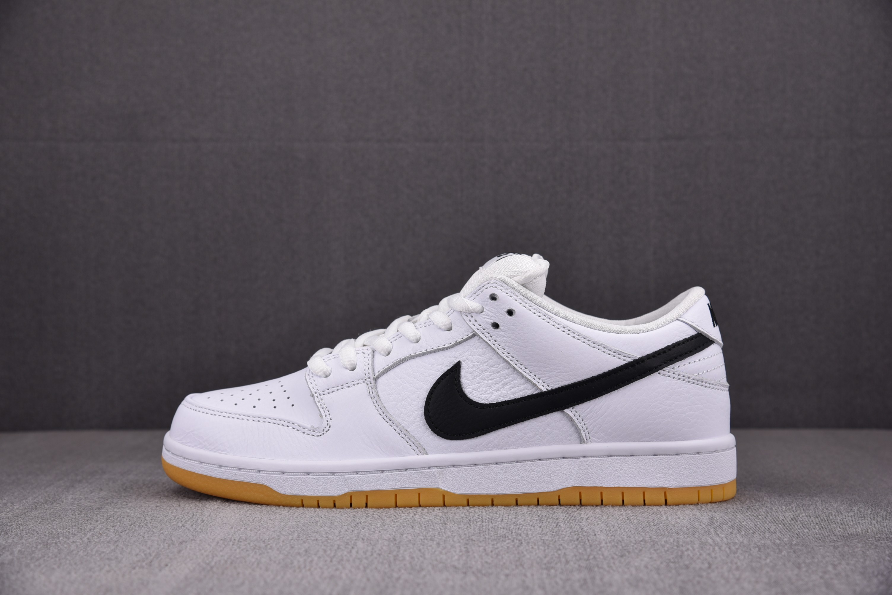 Nike SB Dunk Low Pro White Gum