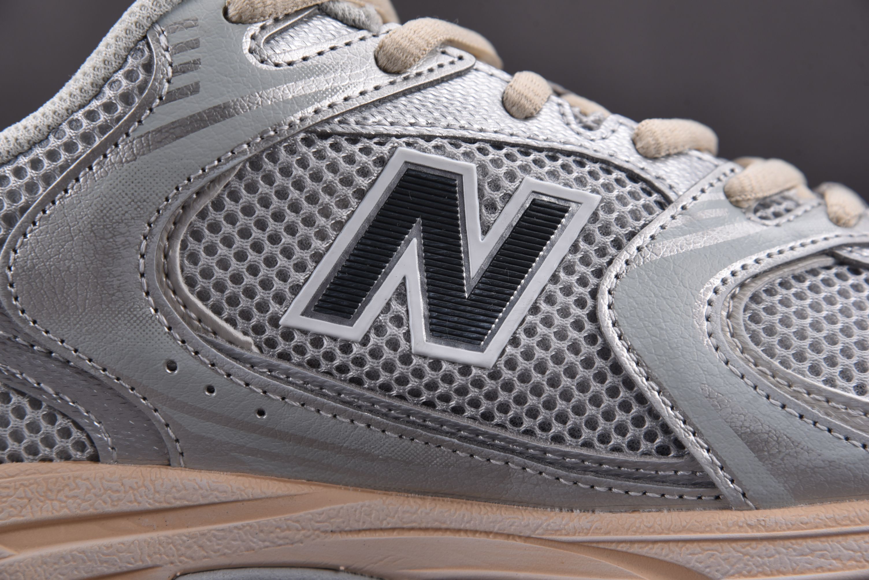 New Balance 530 Silver Metallic Moonbeam