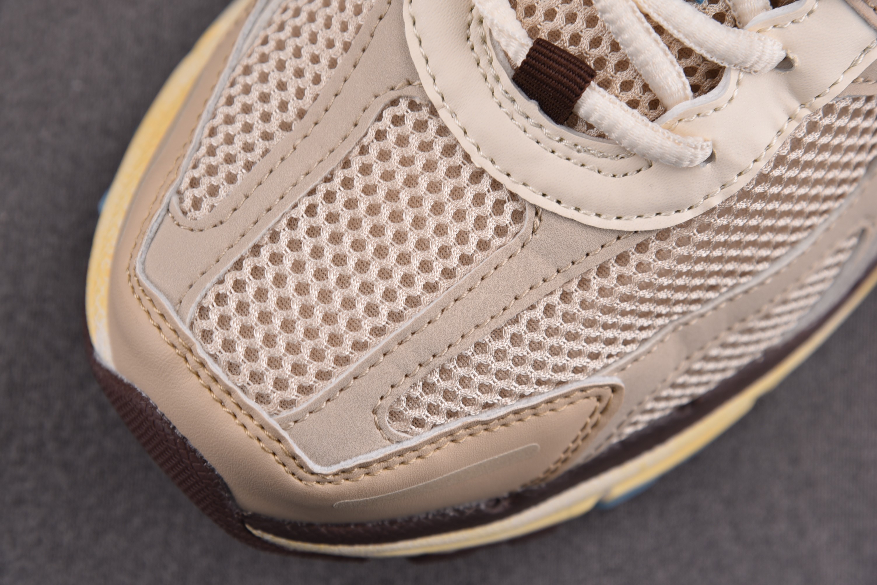 Nike Zoom Vomero 5 Oatmeal